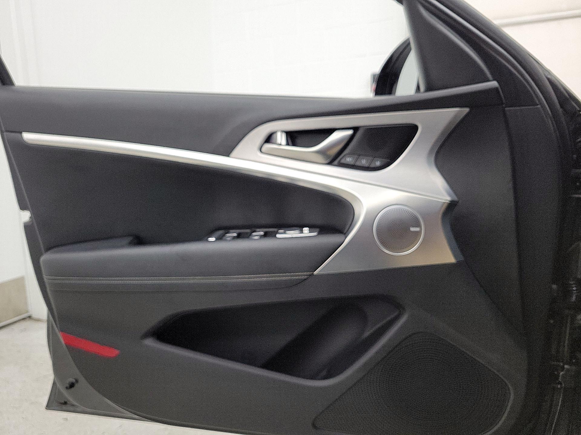 Thumbnail: 2019 Genesis G70 - 12