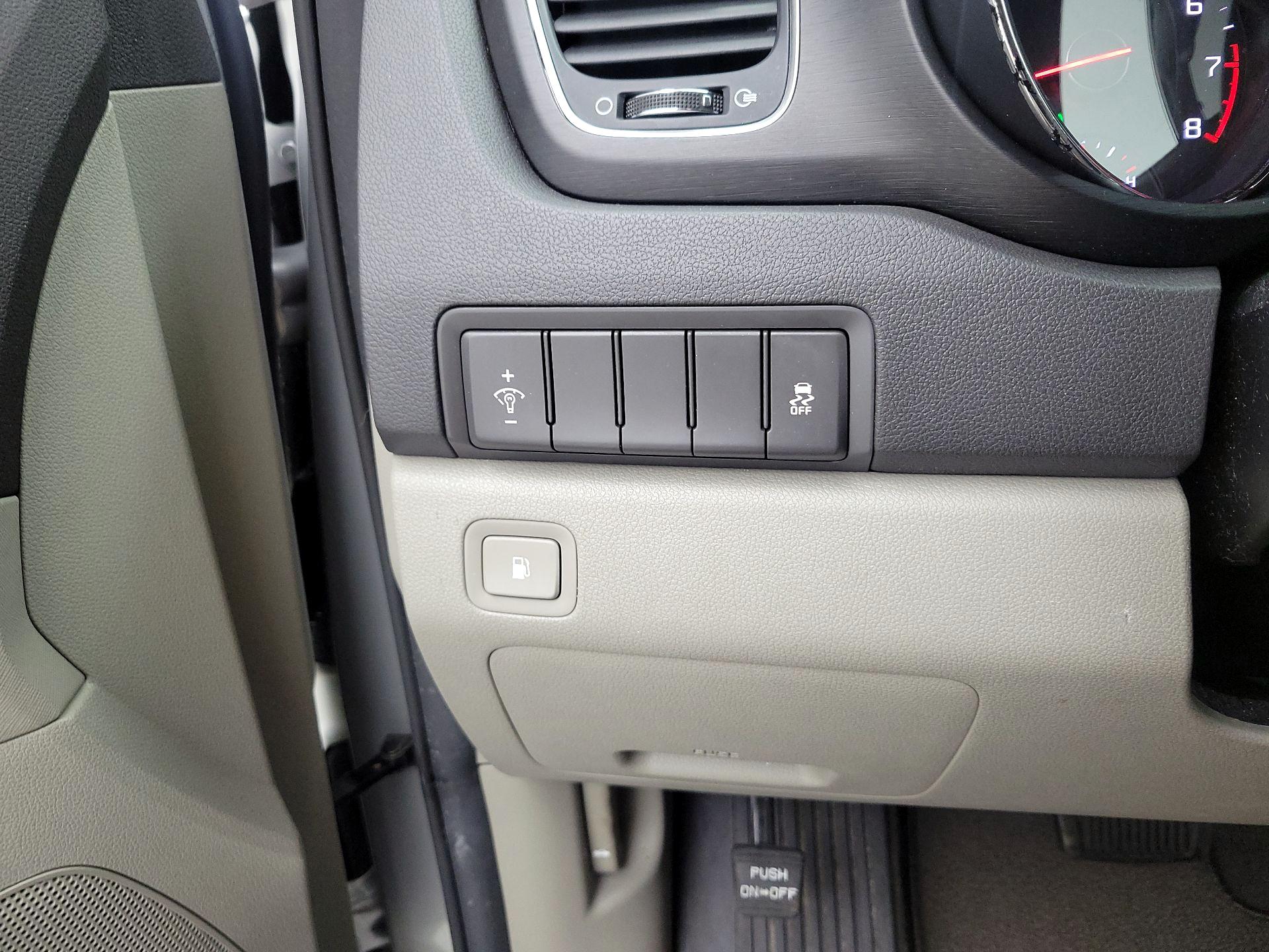 Thumbnail: 2018 Kia Sedona - 13