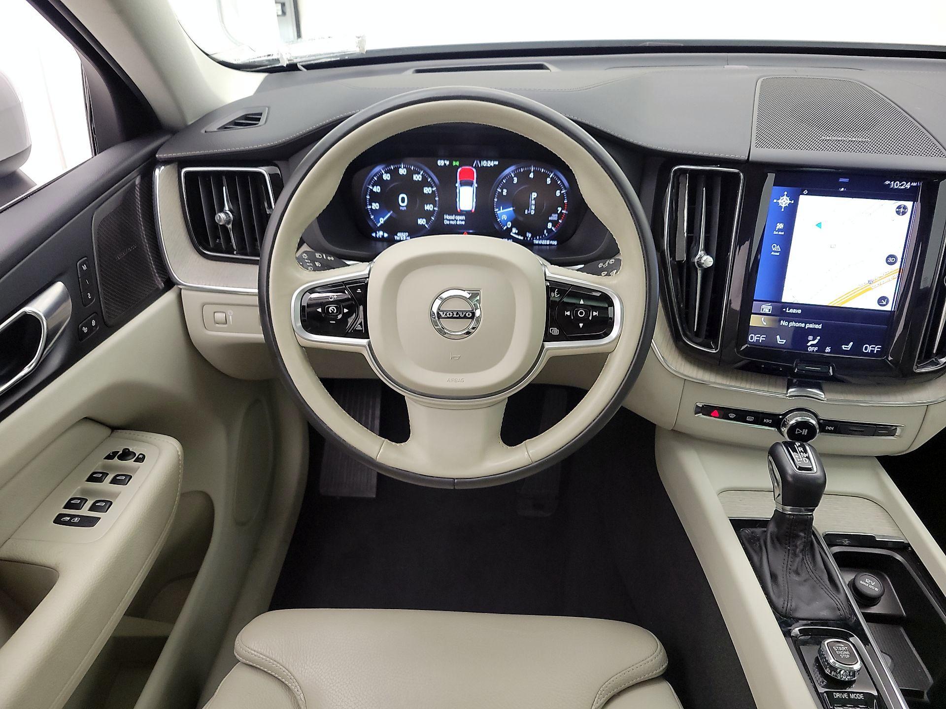 Thumbnail: 2020 Volvo XC60 - 10