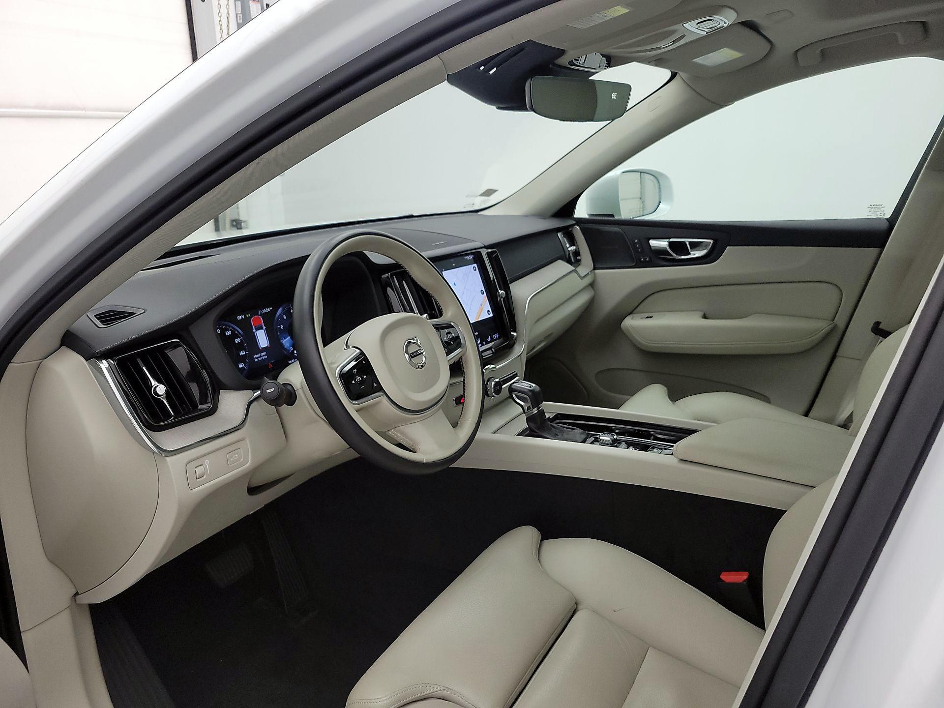 Thumbnail: 2020 Volvo XC60 - 11