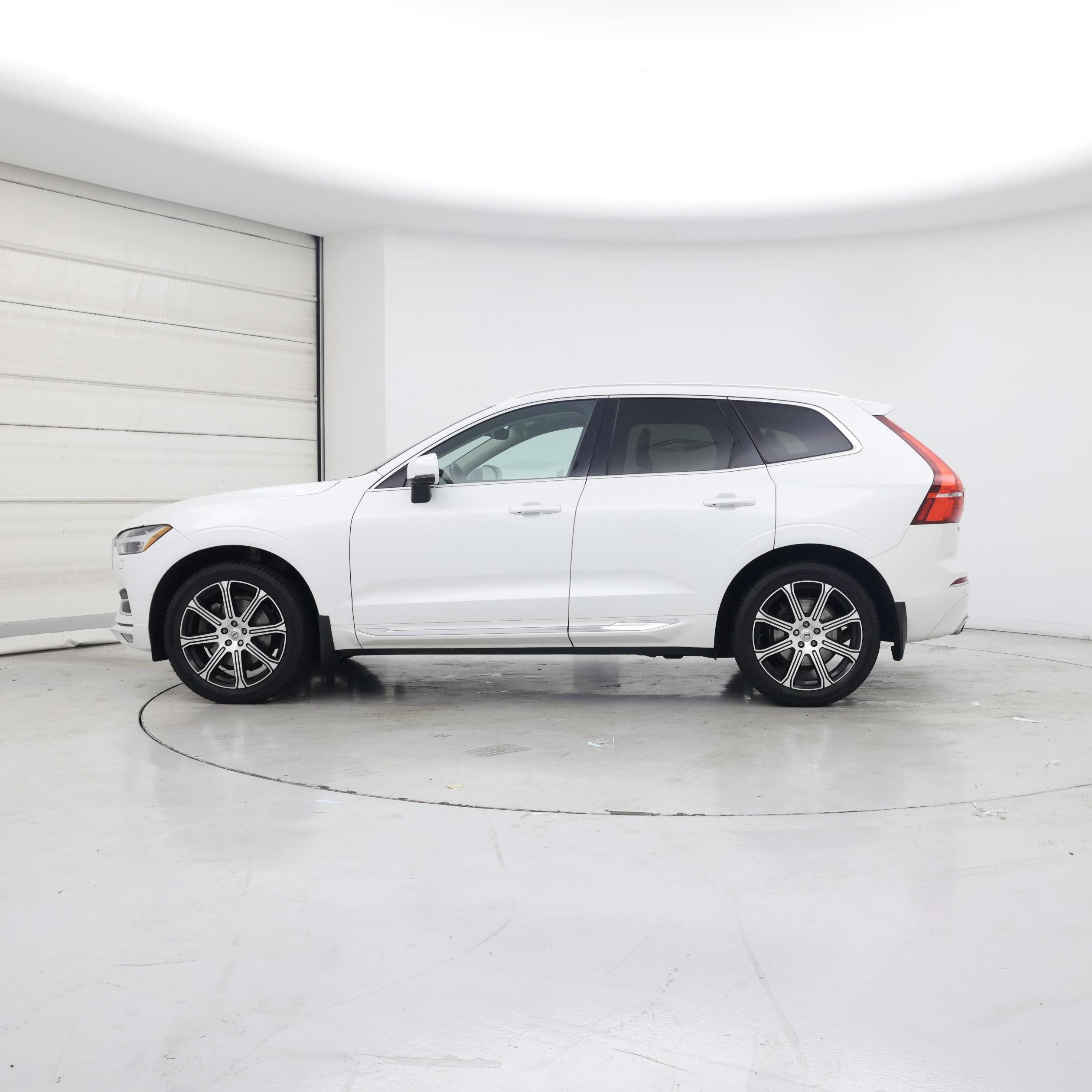 Thumbnail: 2020 Volvo XC60 - 3