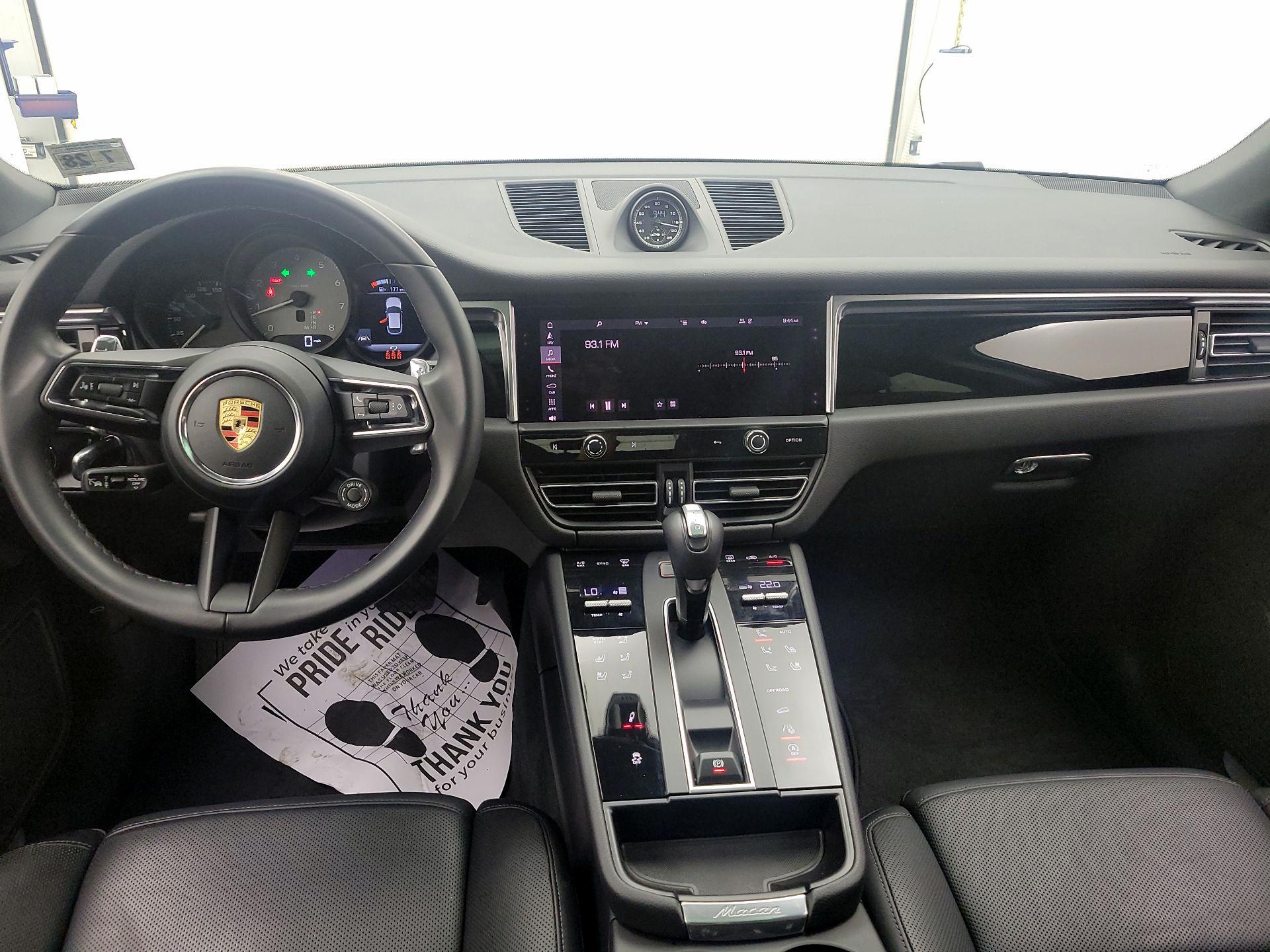 Thumbnail: 2023 Porsche Macan - 9