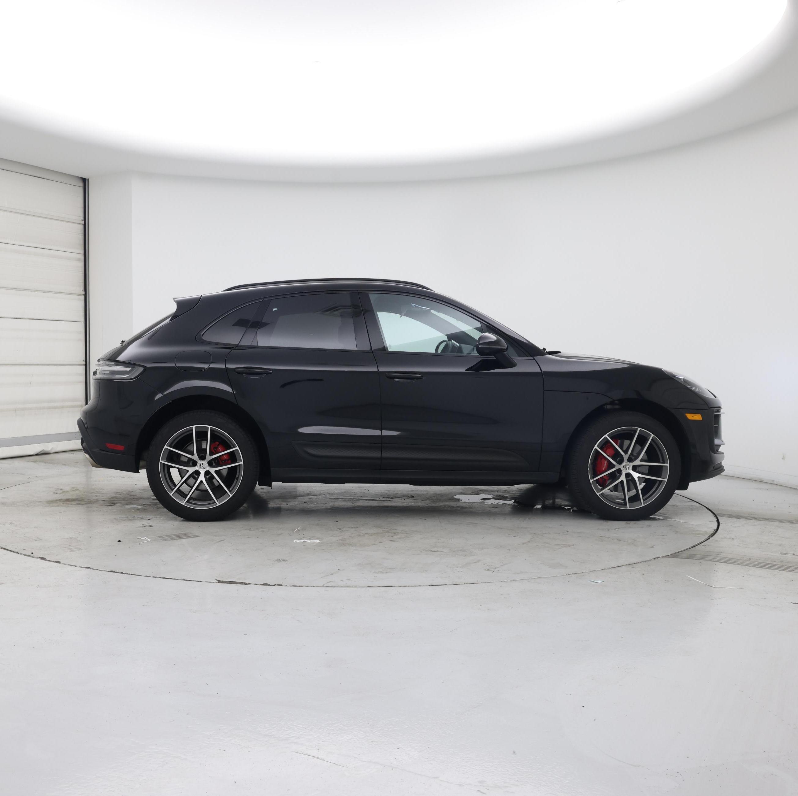 Thumbnail: 2023 Porsche Macan - 7