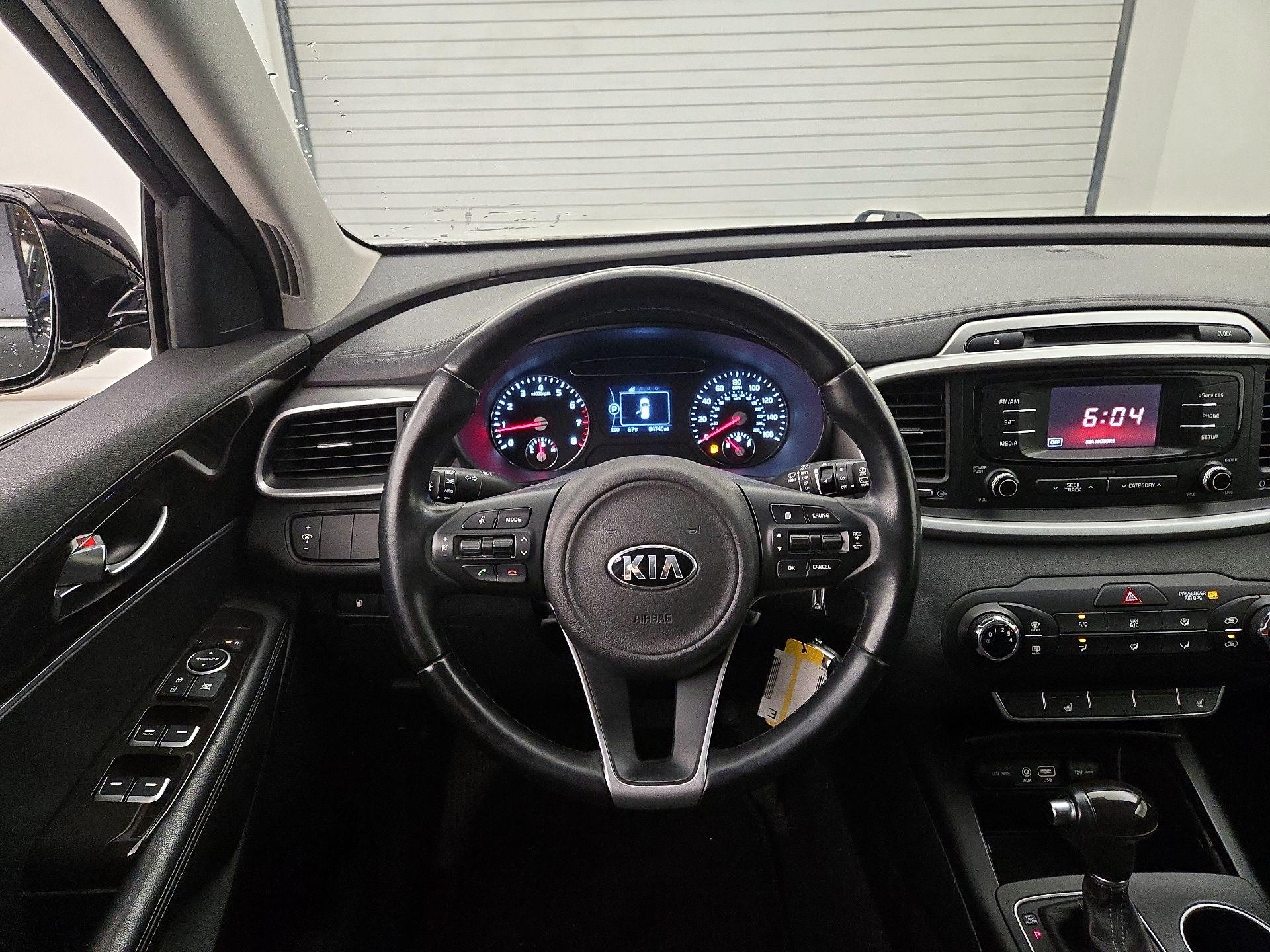 Thumbnail: 2016 Kia Sorento - 10