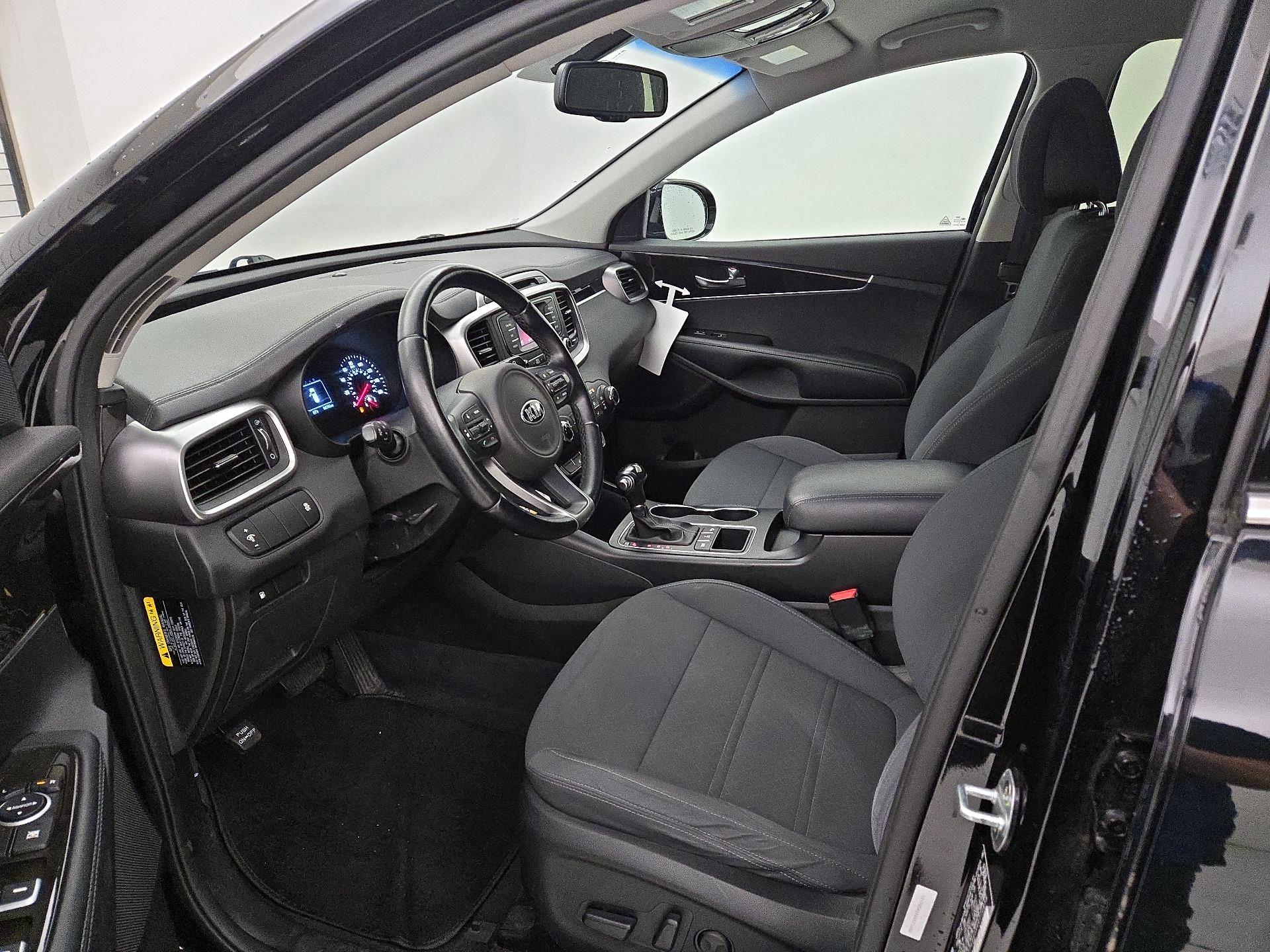 Thumbnail: 2016 Kia Sorento - 11