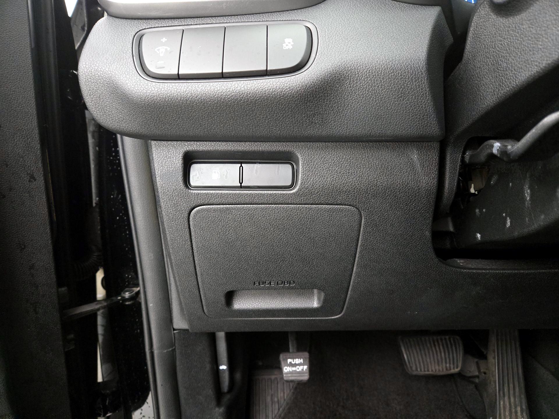 Thumbnail: 2016 Kia Sorento - 13