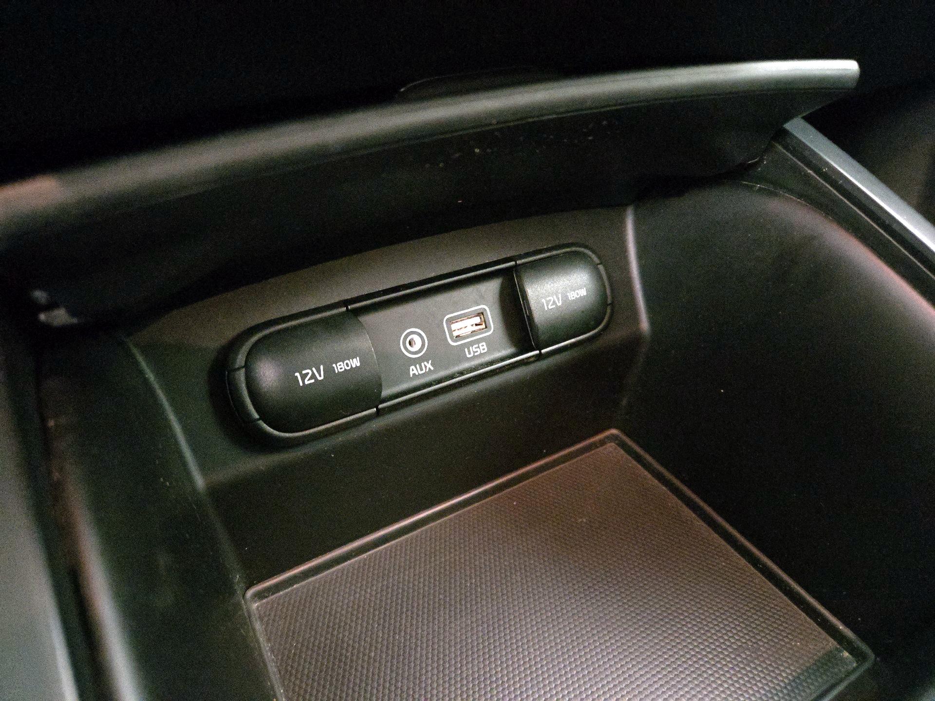 Thumbnail: 2016 Kia Sorento - 18