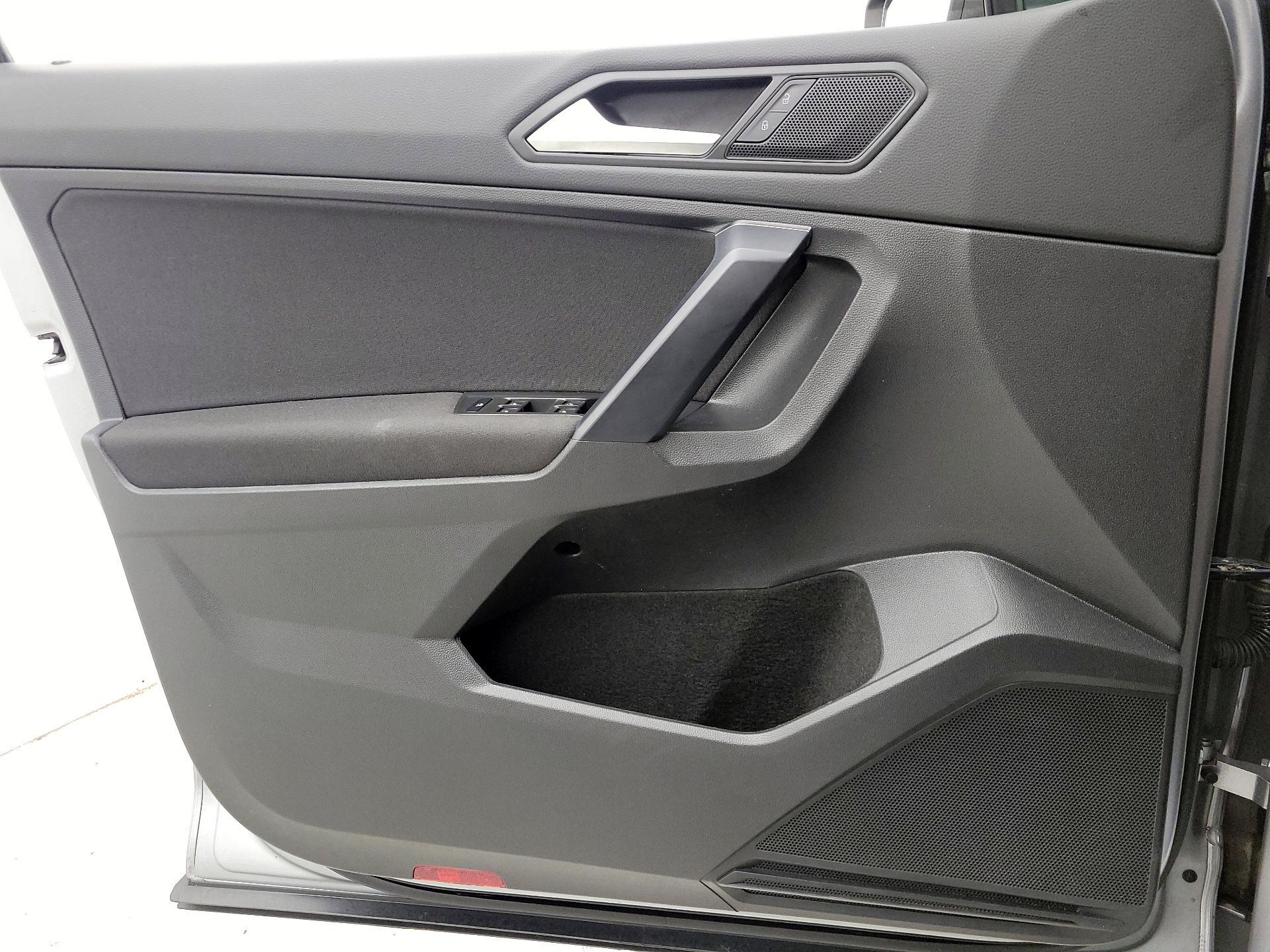 Thumbnail: 2021 Volkswagen Tiguan - 12