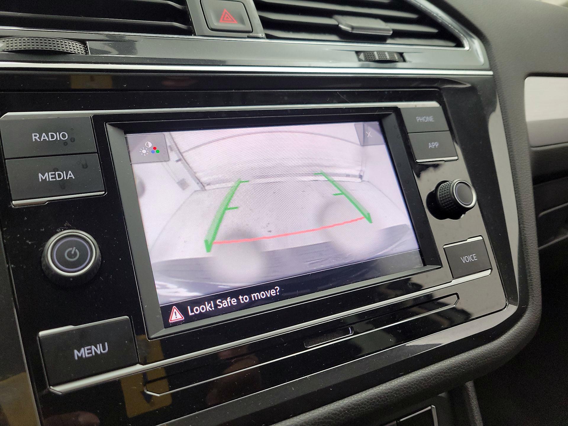 Thumbnail: 2021 Volkswagen Tiguan - 14