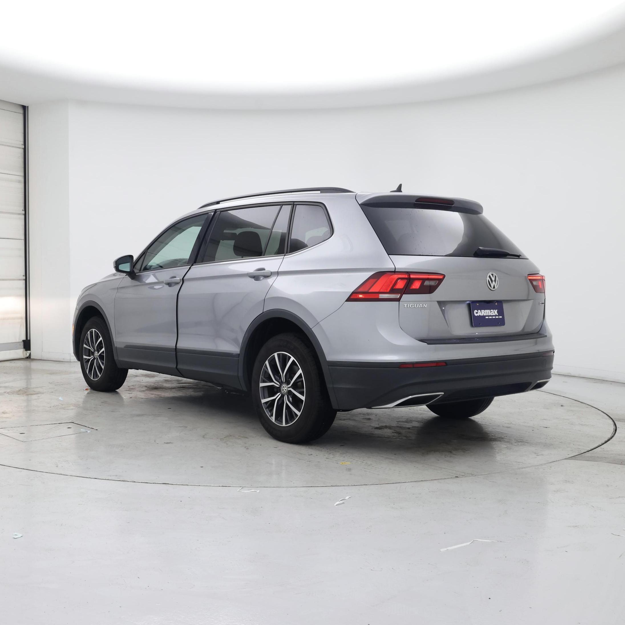 Thumbnail: 2021 Volkswagen Tiguan - 2