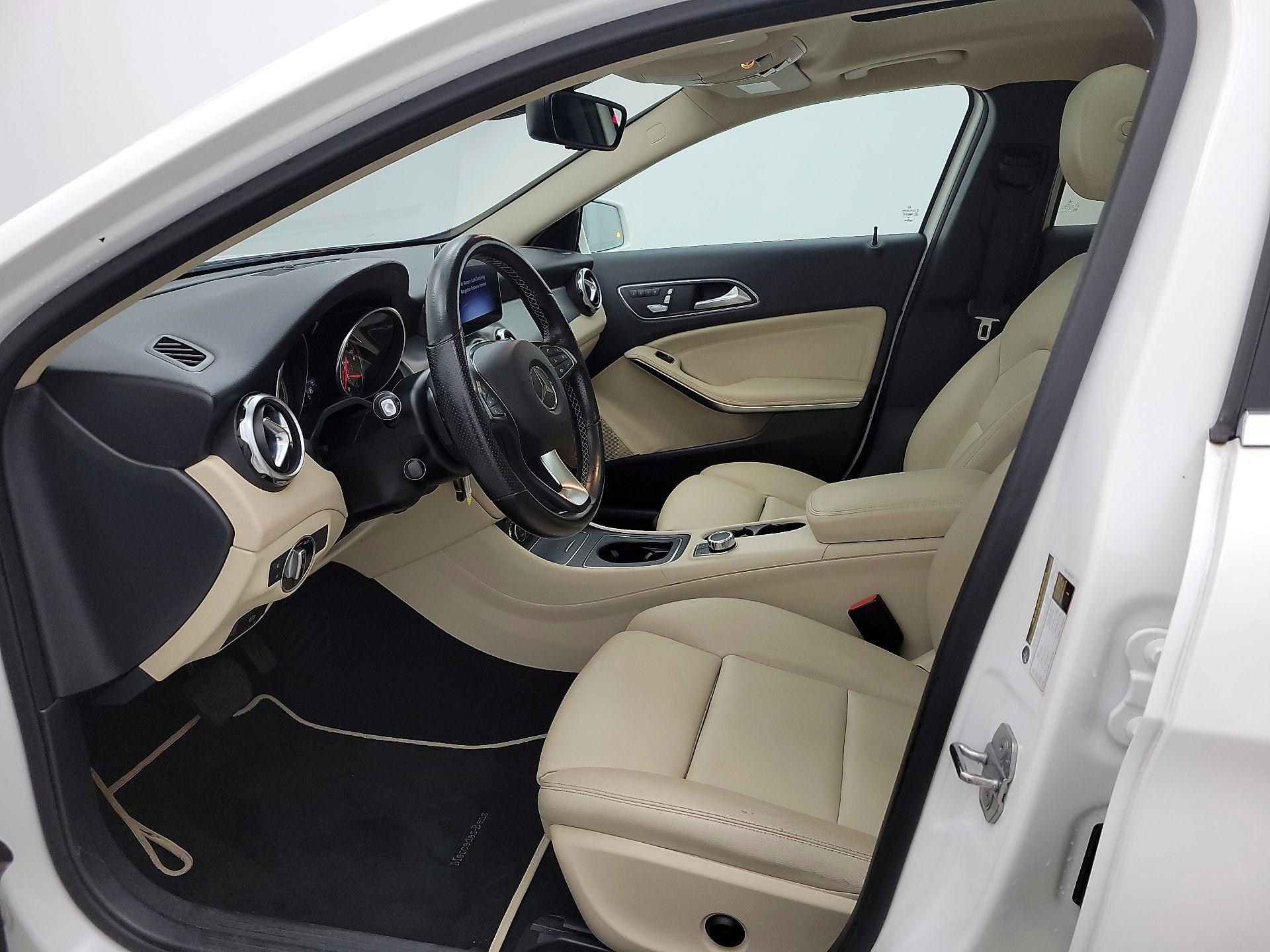 Thumbnail: 2019 Mercedes-Benz GLA - 11