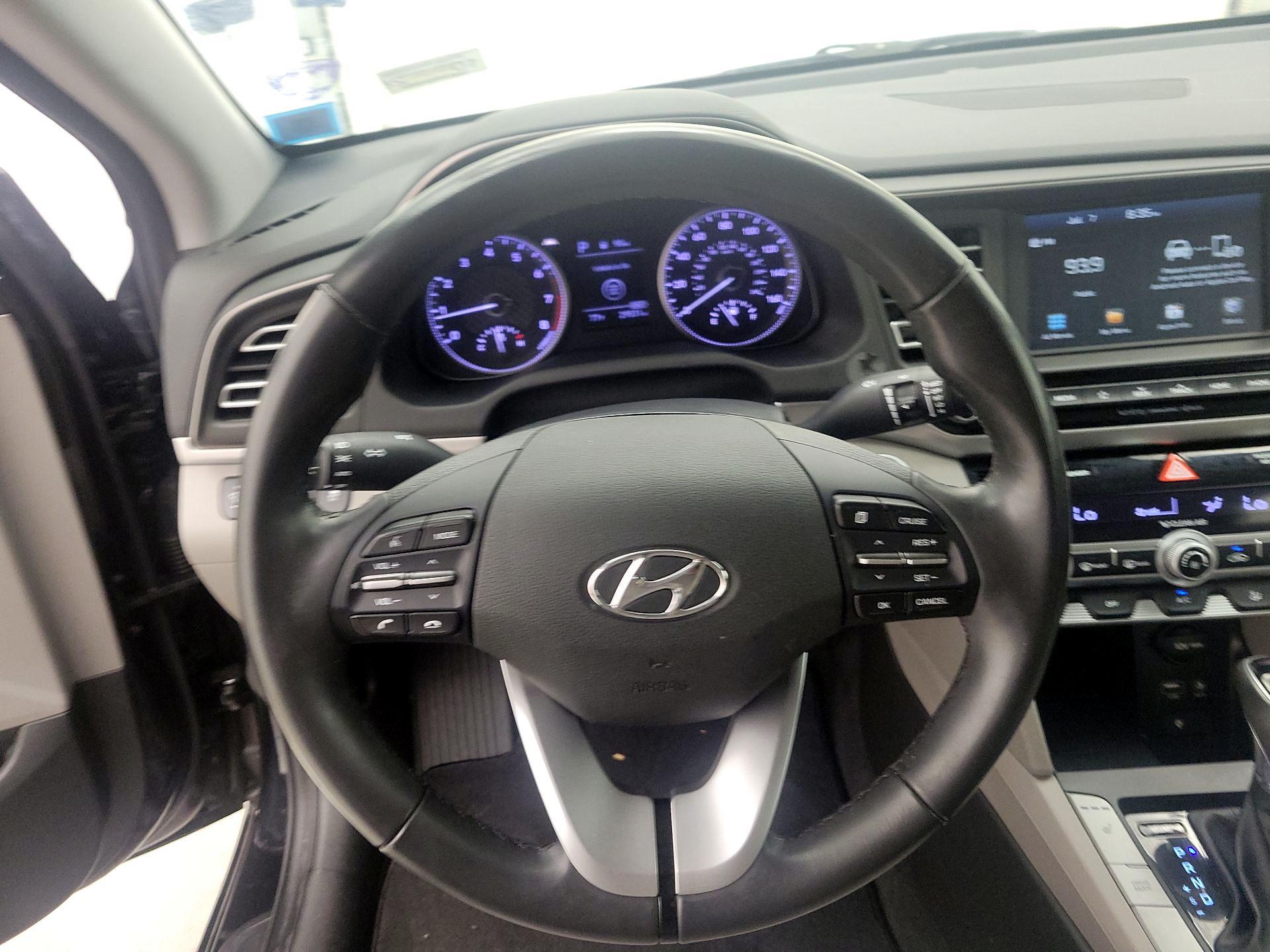 Thumbnail: 2020 Hyundai Elantra - 10