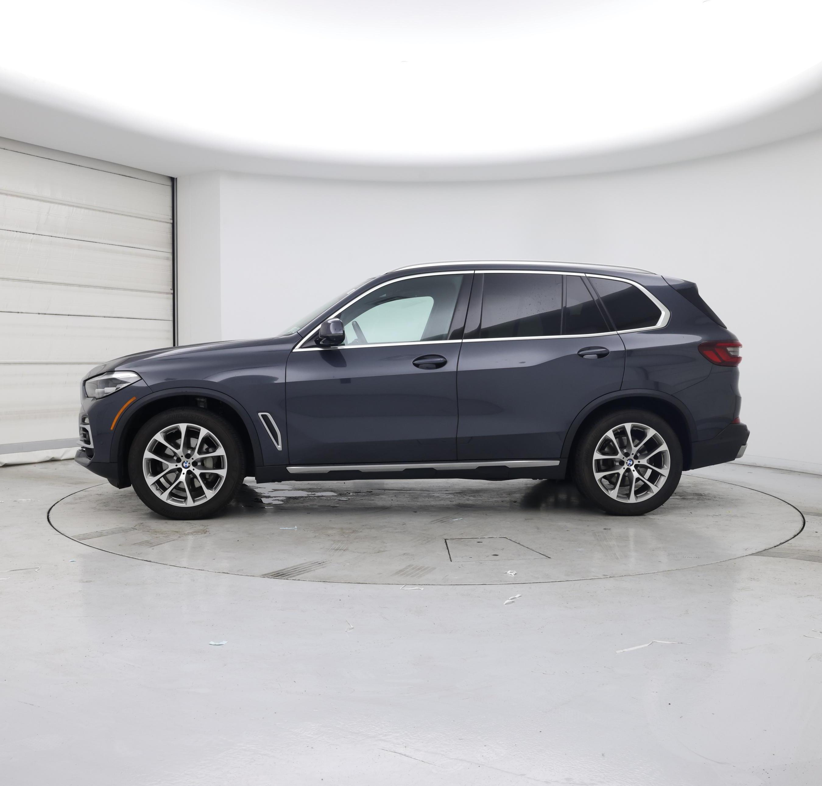 Thumbnail: 2021 BMW X5 - 3