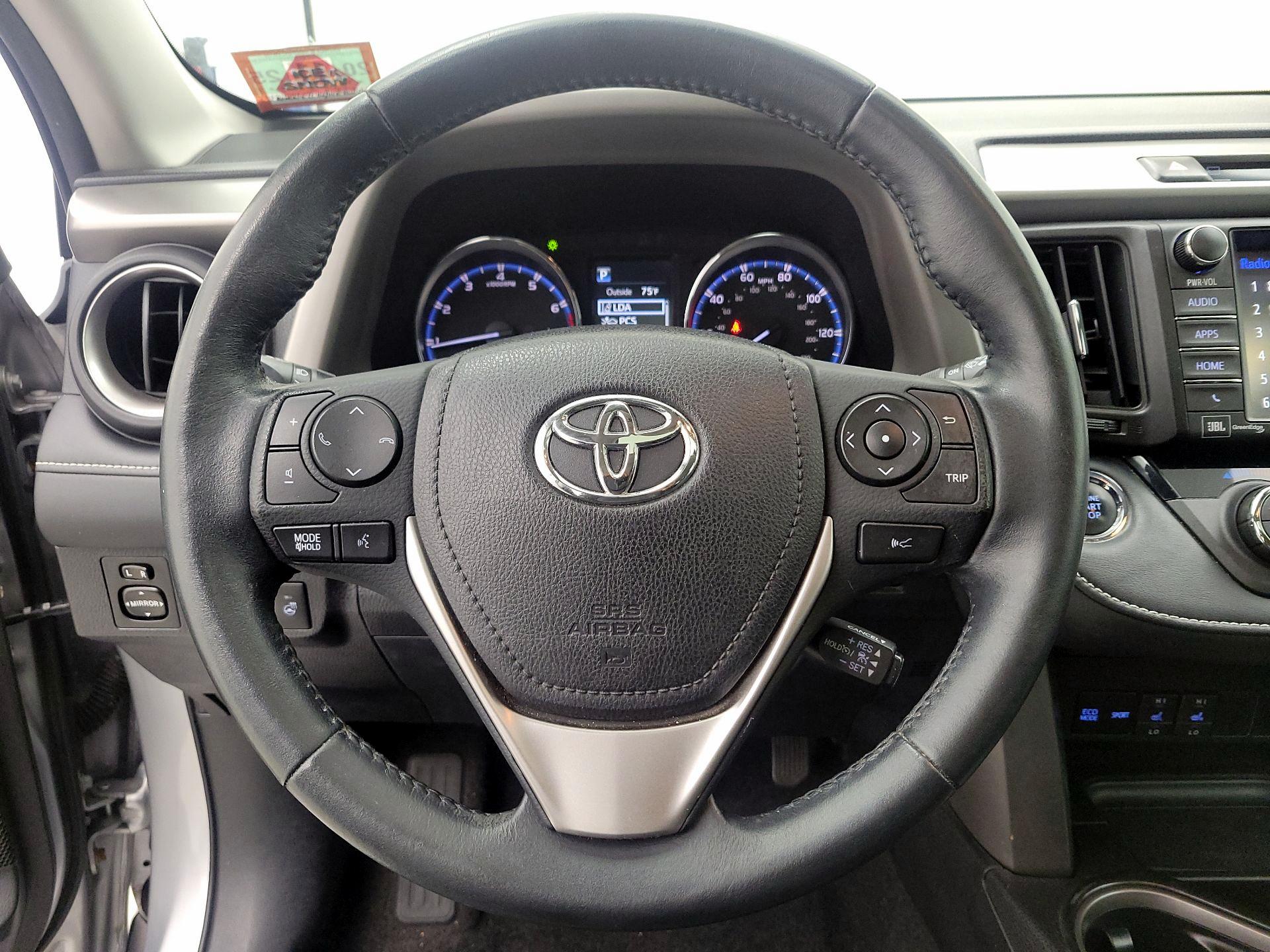 Thumbnail: 2017 Toyota RAV4 - 10