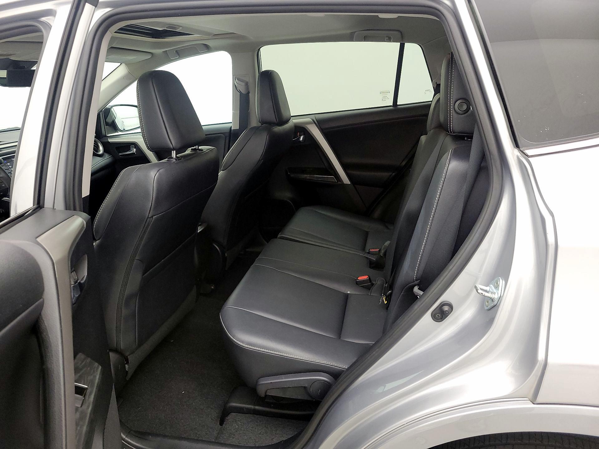 Thumbnail: 2017 Toyota RAV4 - 20