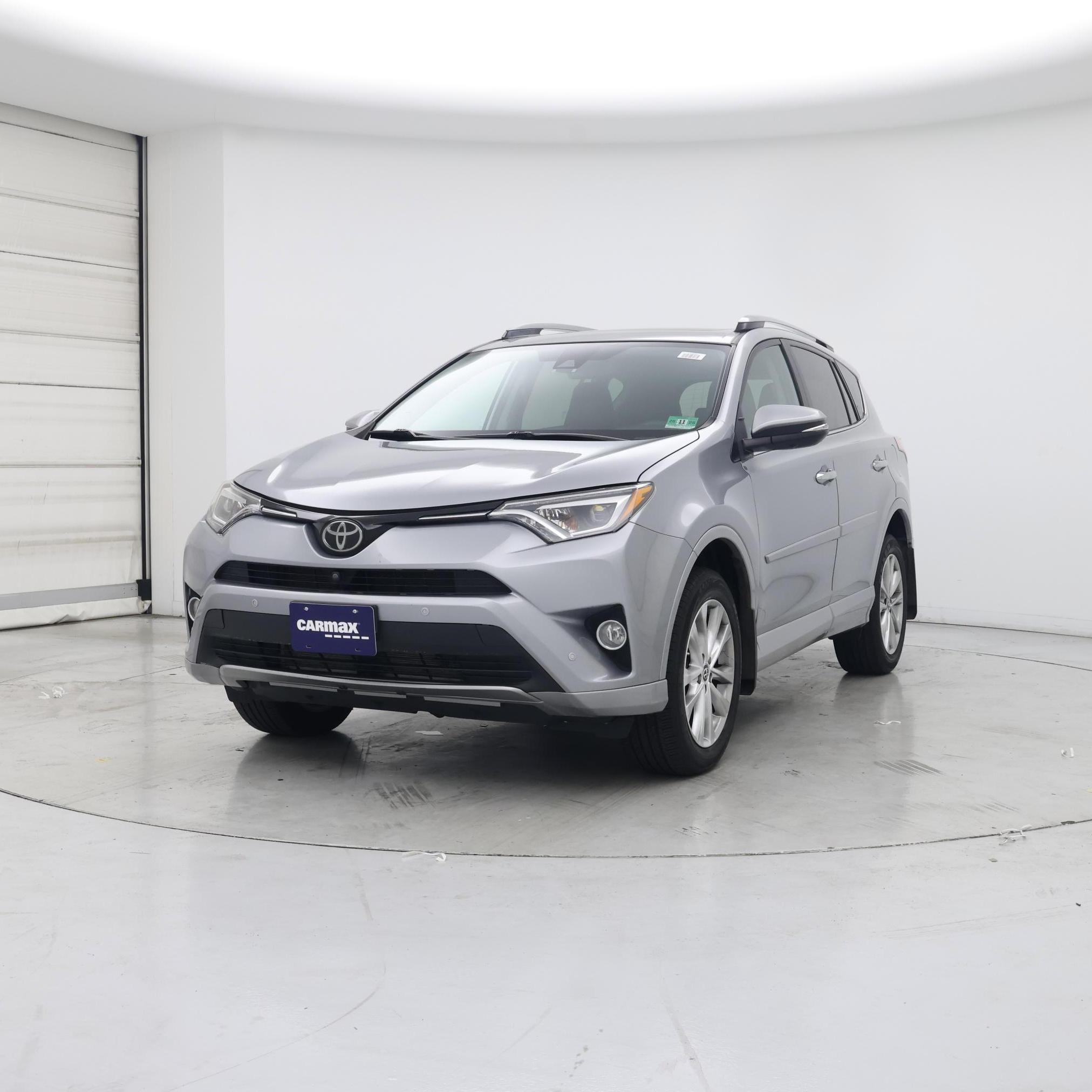 Thumbnail: 2017 Toyota RAV4 - 4