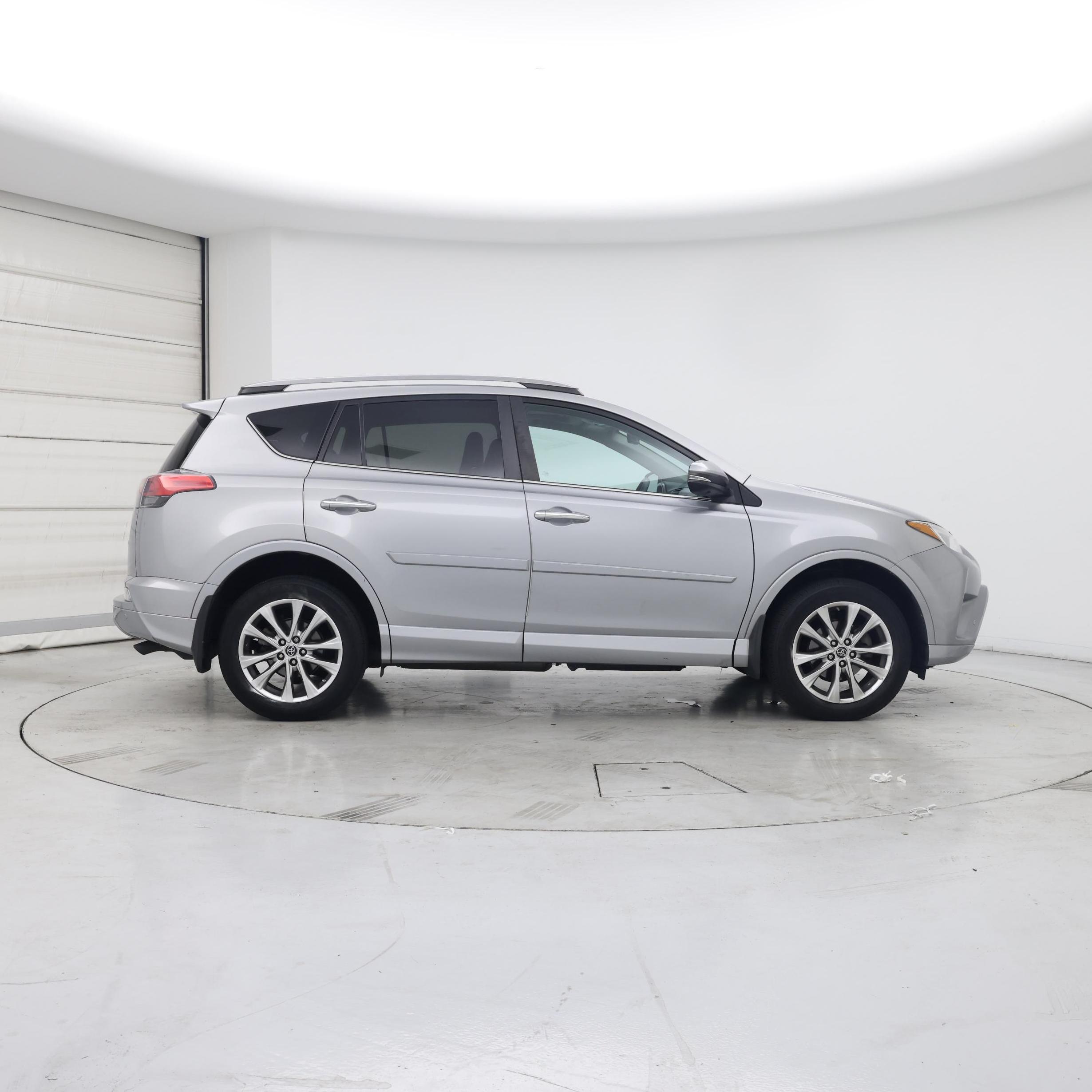 Thumbnail: 2017 Toyota RAV4 - 7