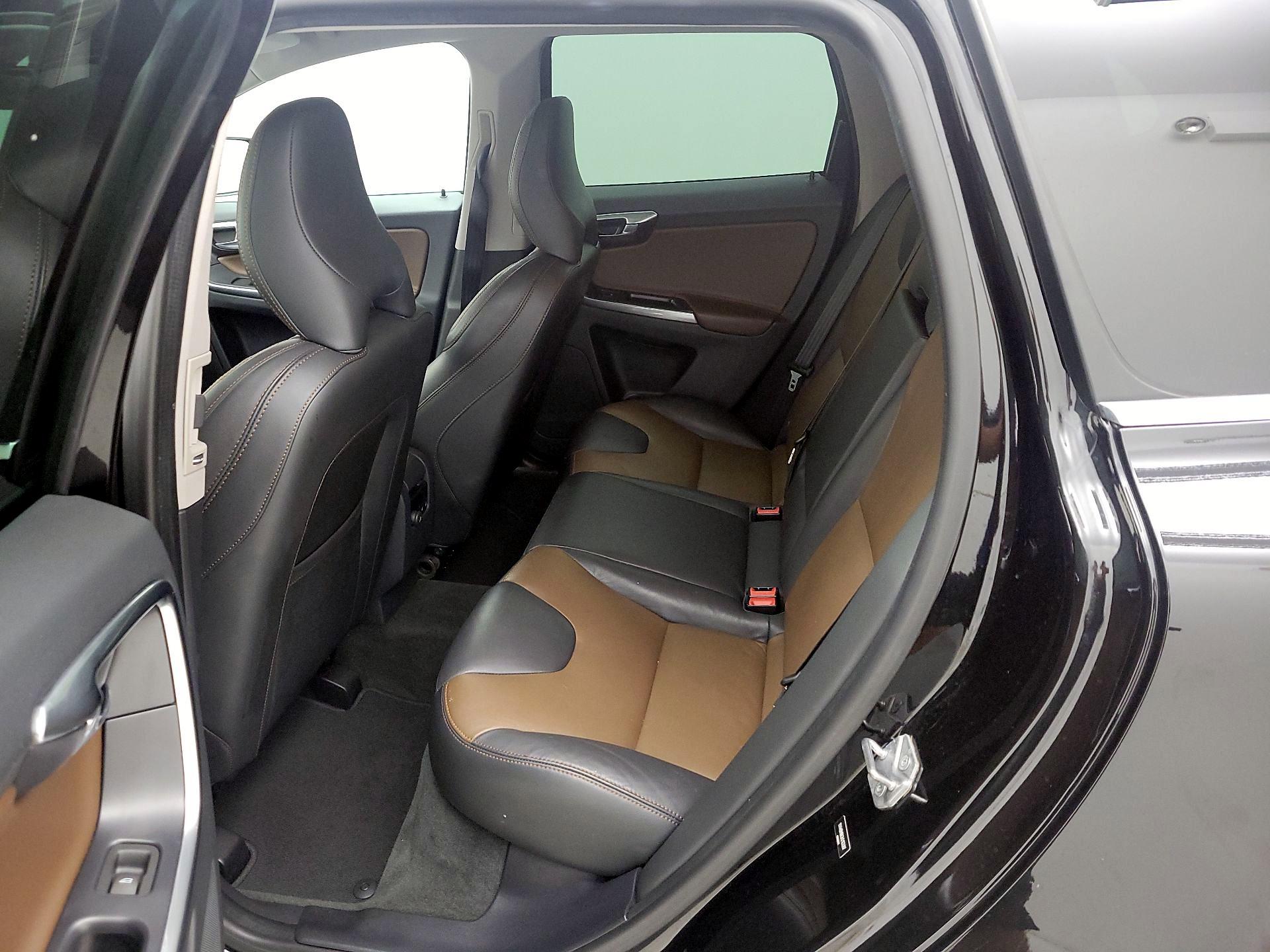Thumbnail: 2017 Volvo XC60 - 20