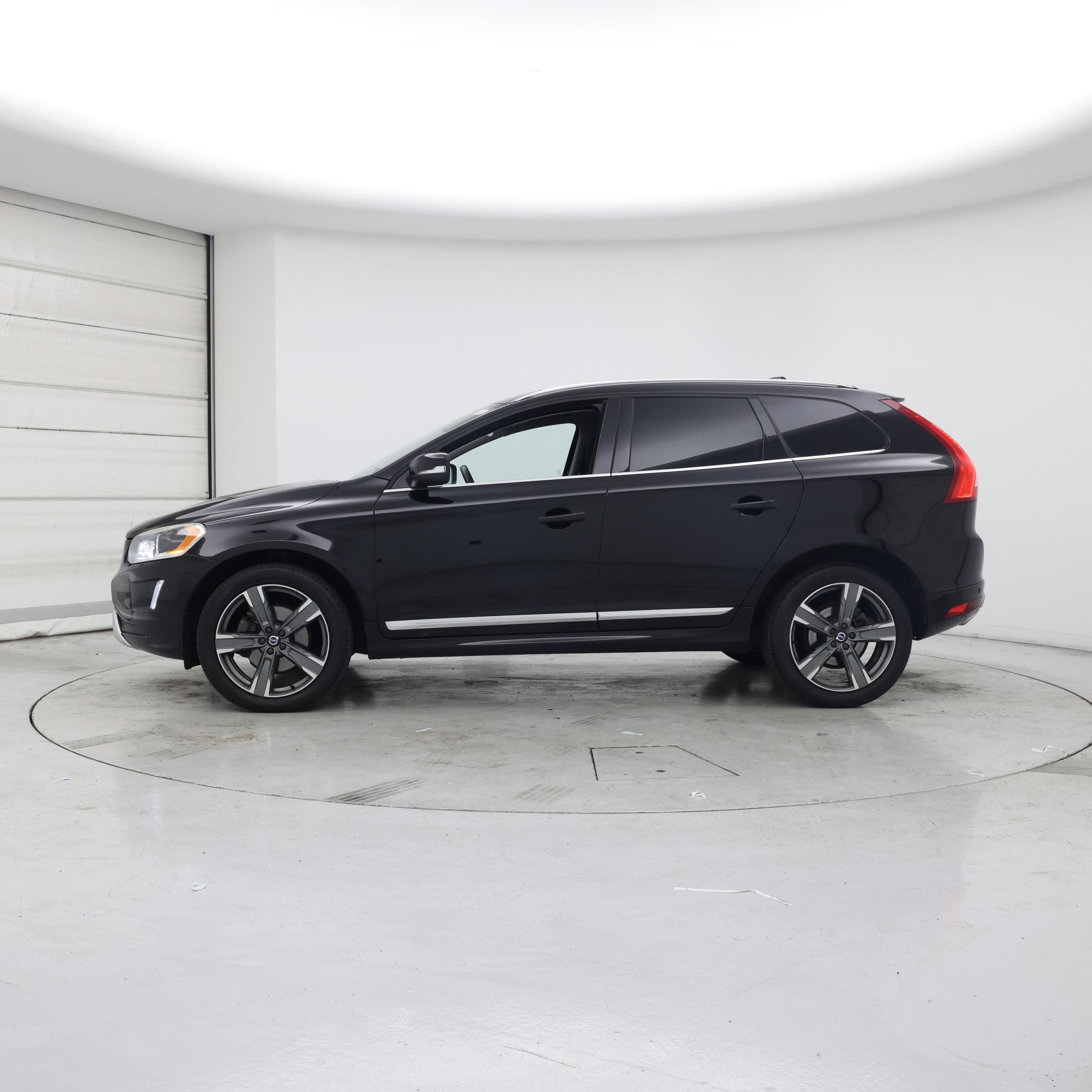 Thumbnail: 2017 Volvo XC60 - 3