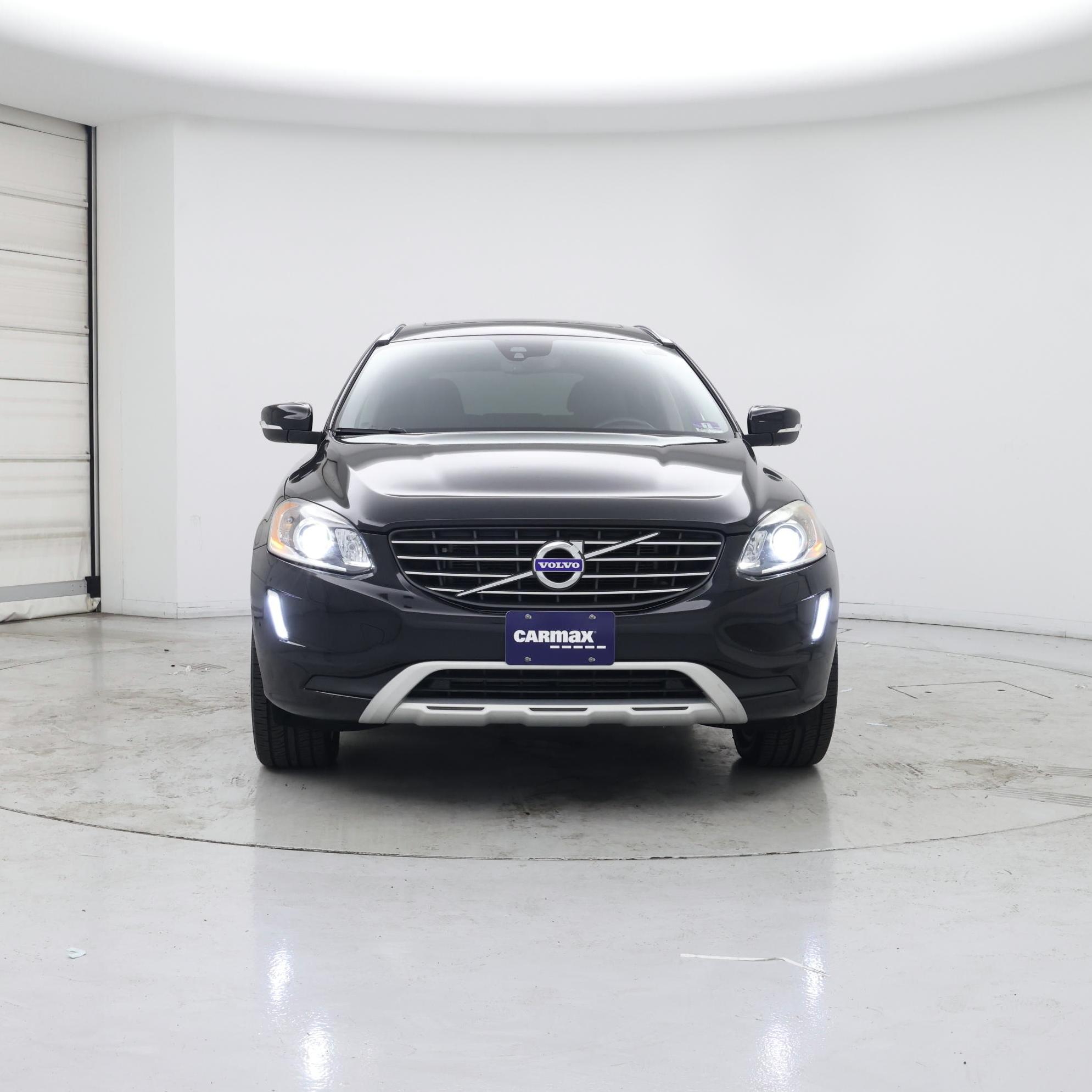 Thumbnail: 2017 Volvo XC60 - 5