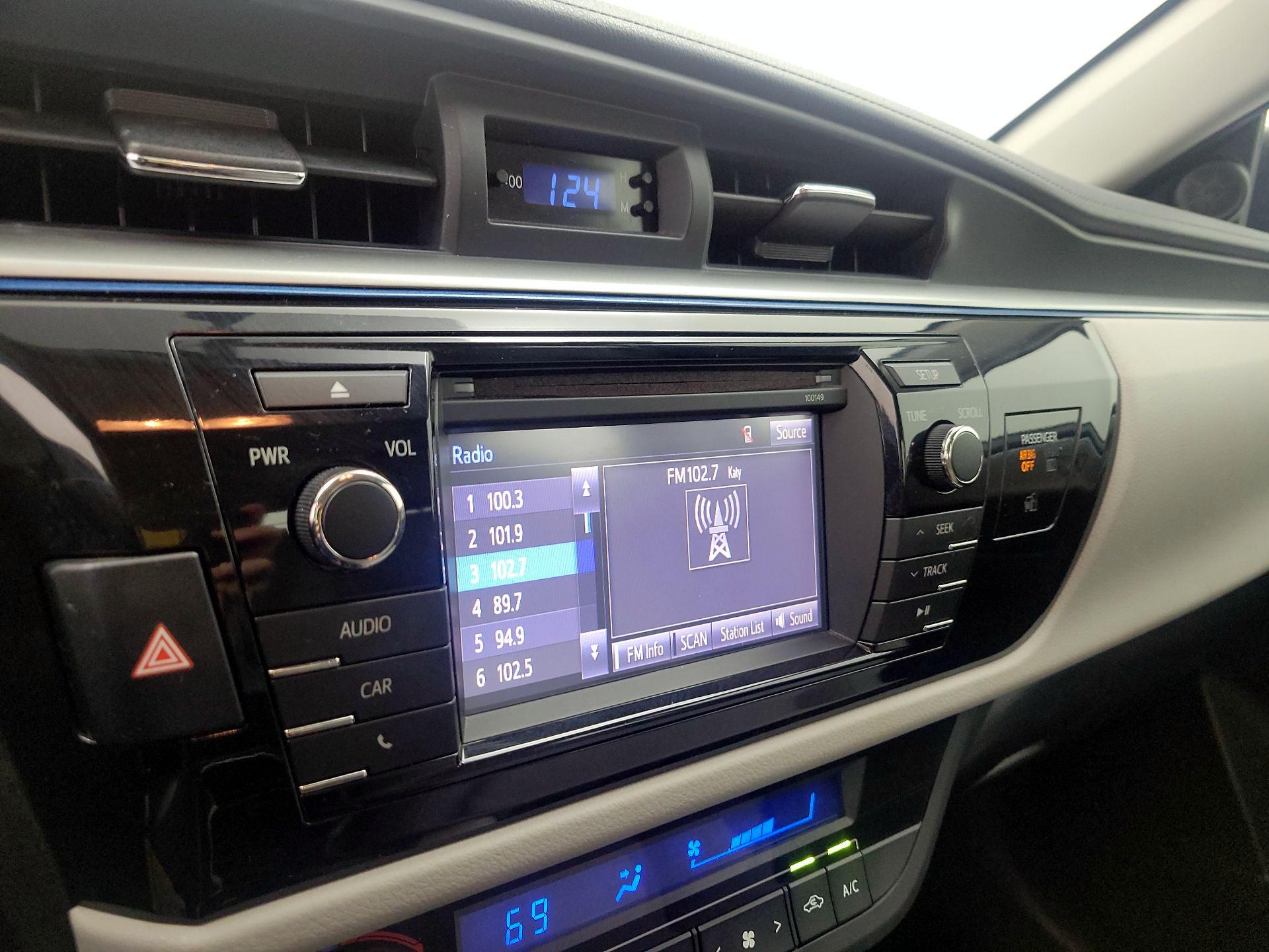 Thumbnail: 2015 Toyota Corolla - 15