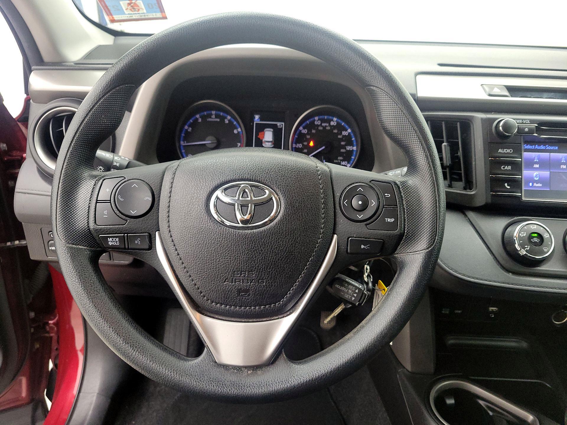 Thumbnail: 2018 Toyota RAV4 - 10