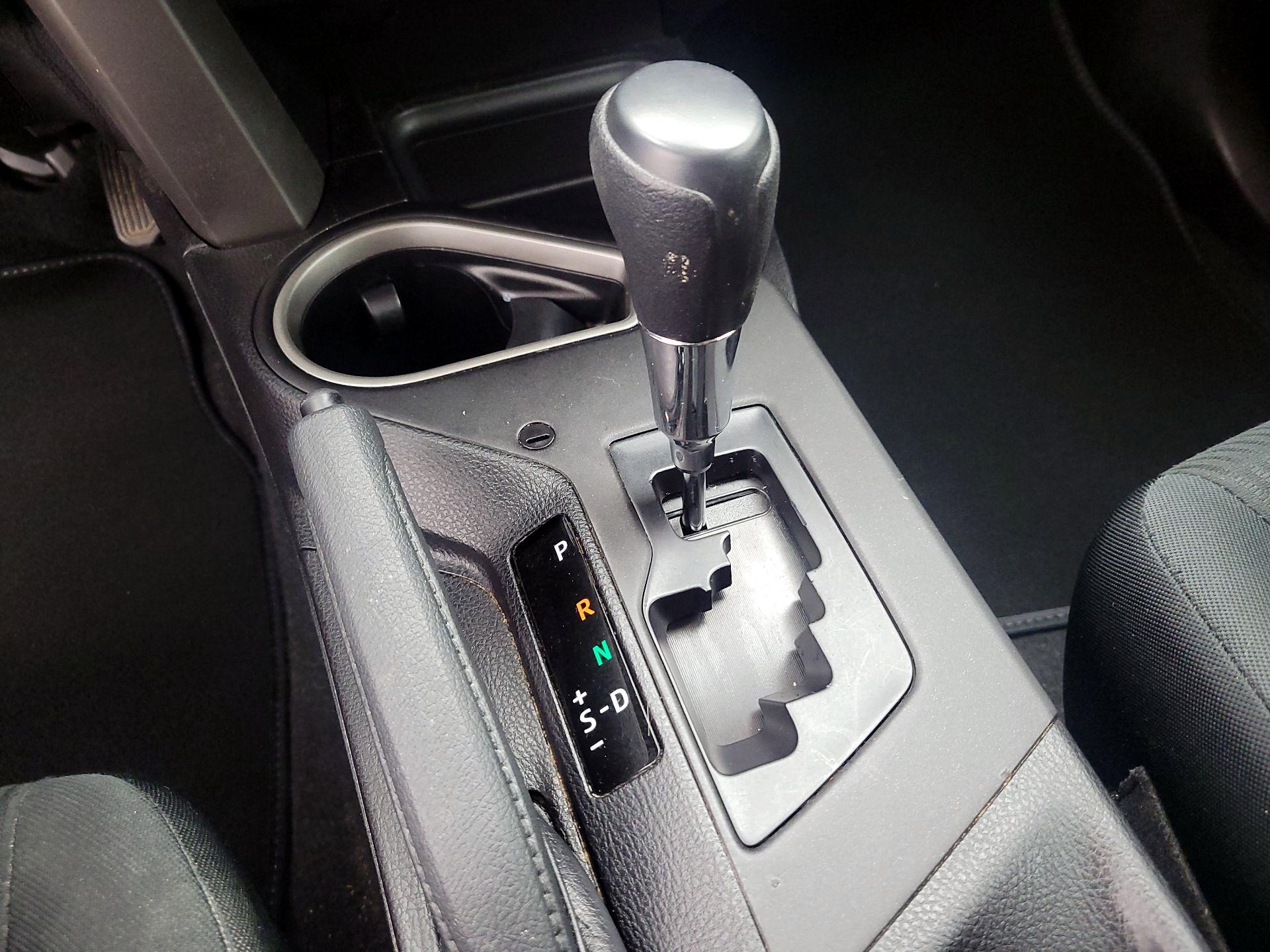 Thumbnail: 2018 Toyota RAV4 - 17