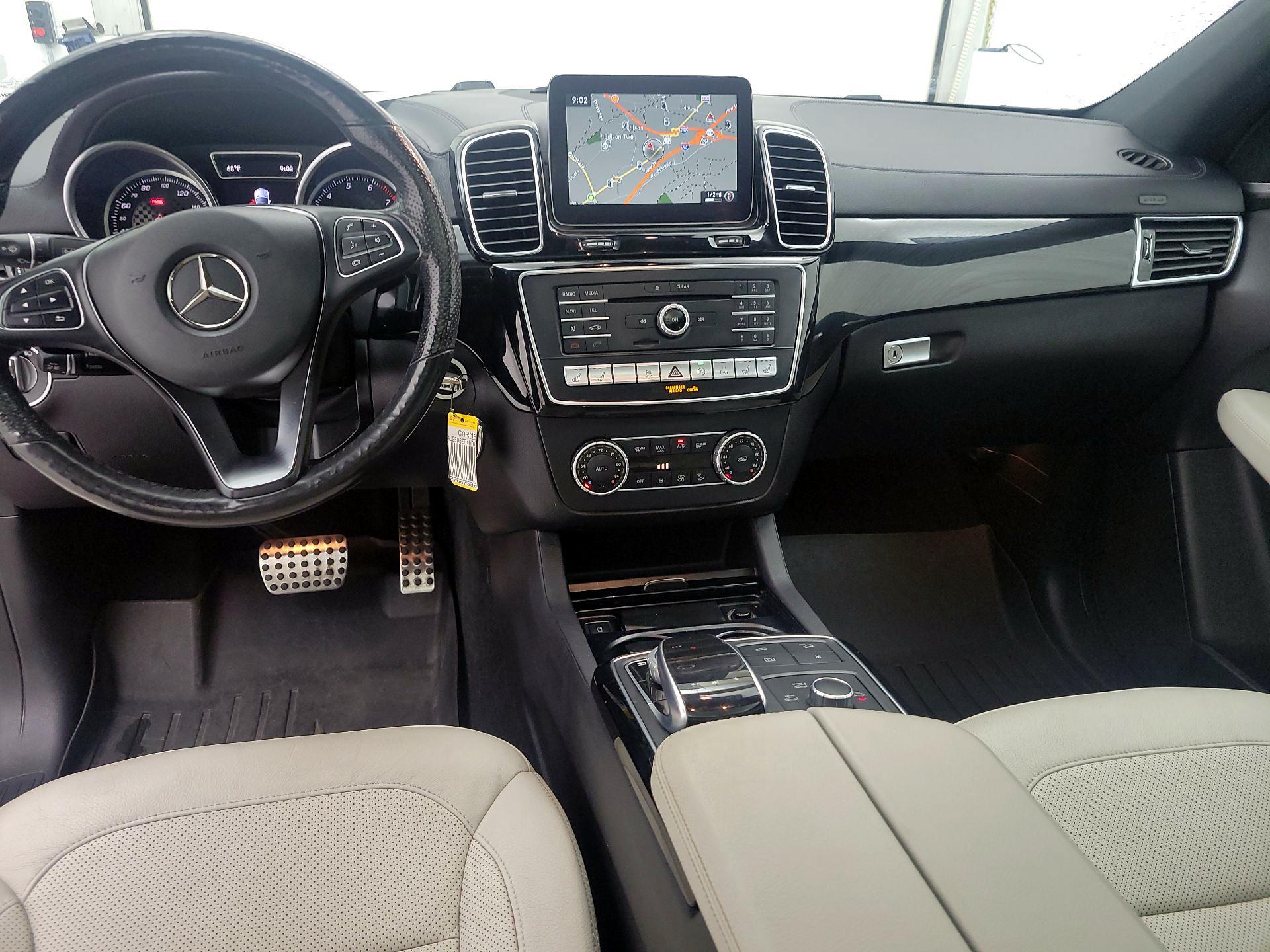 Thumbnail: 2017 Mercedes-Benz GLE - 9