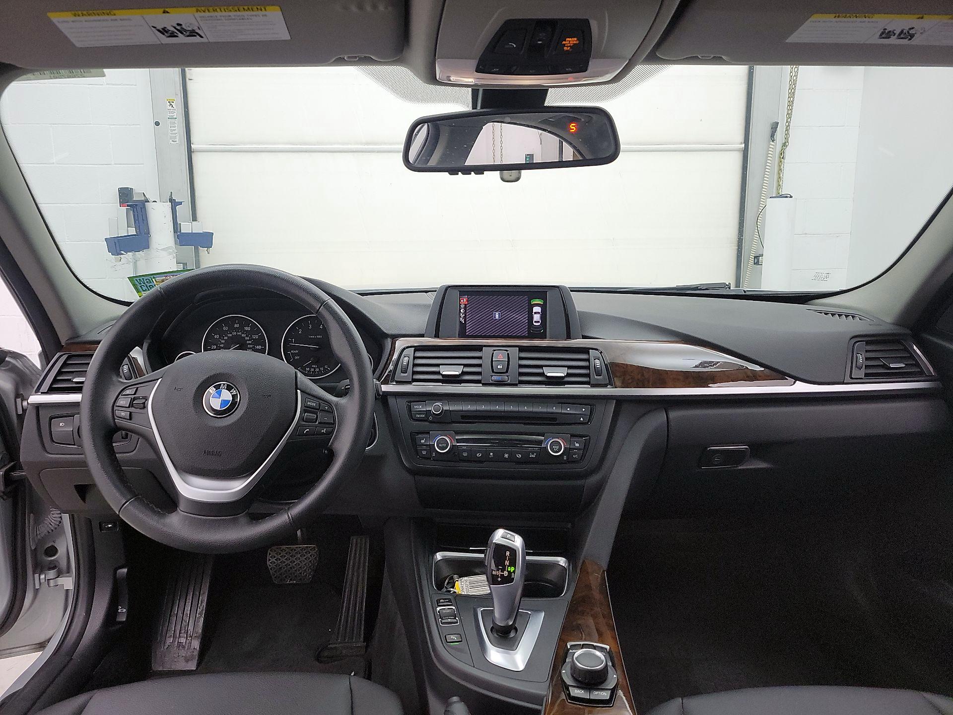Thumbnail: 2015 BMW 3 Series - 9