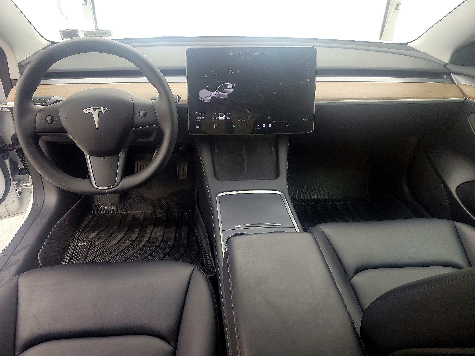 Thumbnail: 2023 Tesla Model 3 - 9