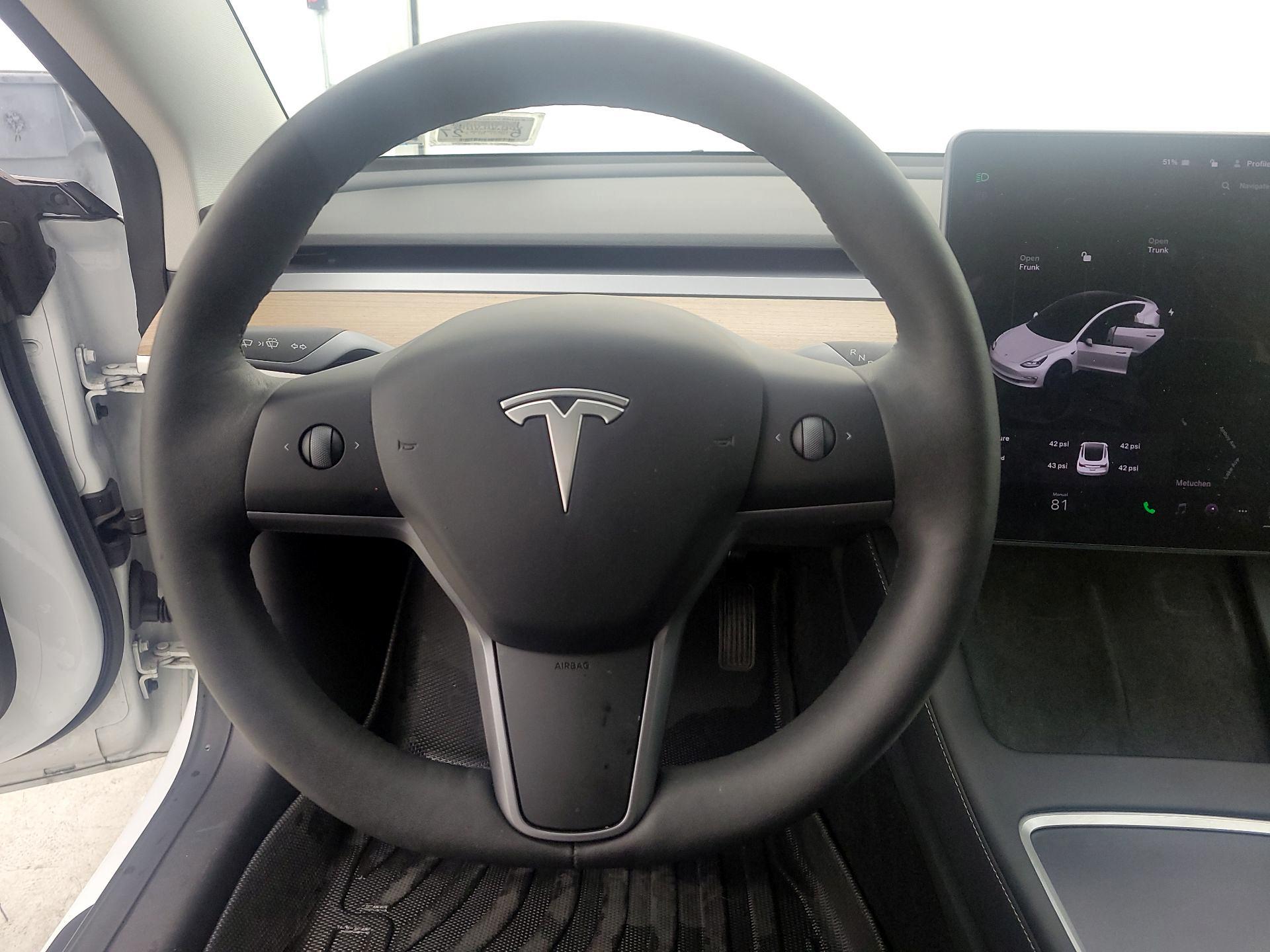 Thumbnail: 2023 Tesla Model 3 - 10