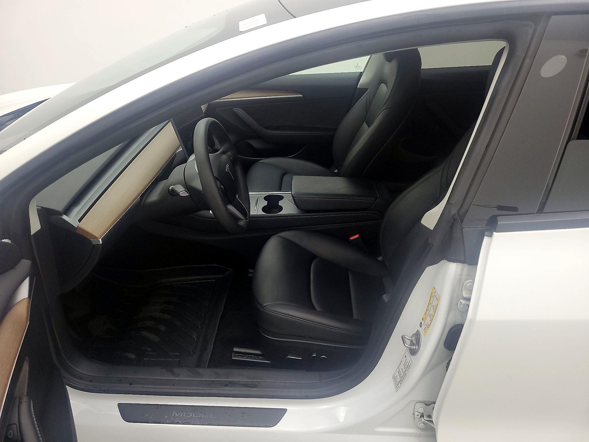 Thumbnail: 2023 Tesla Model 3 - 11