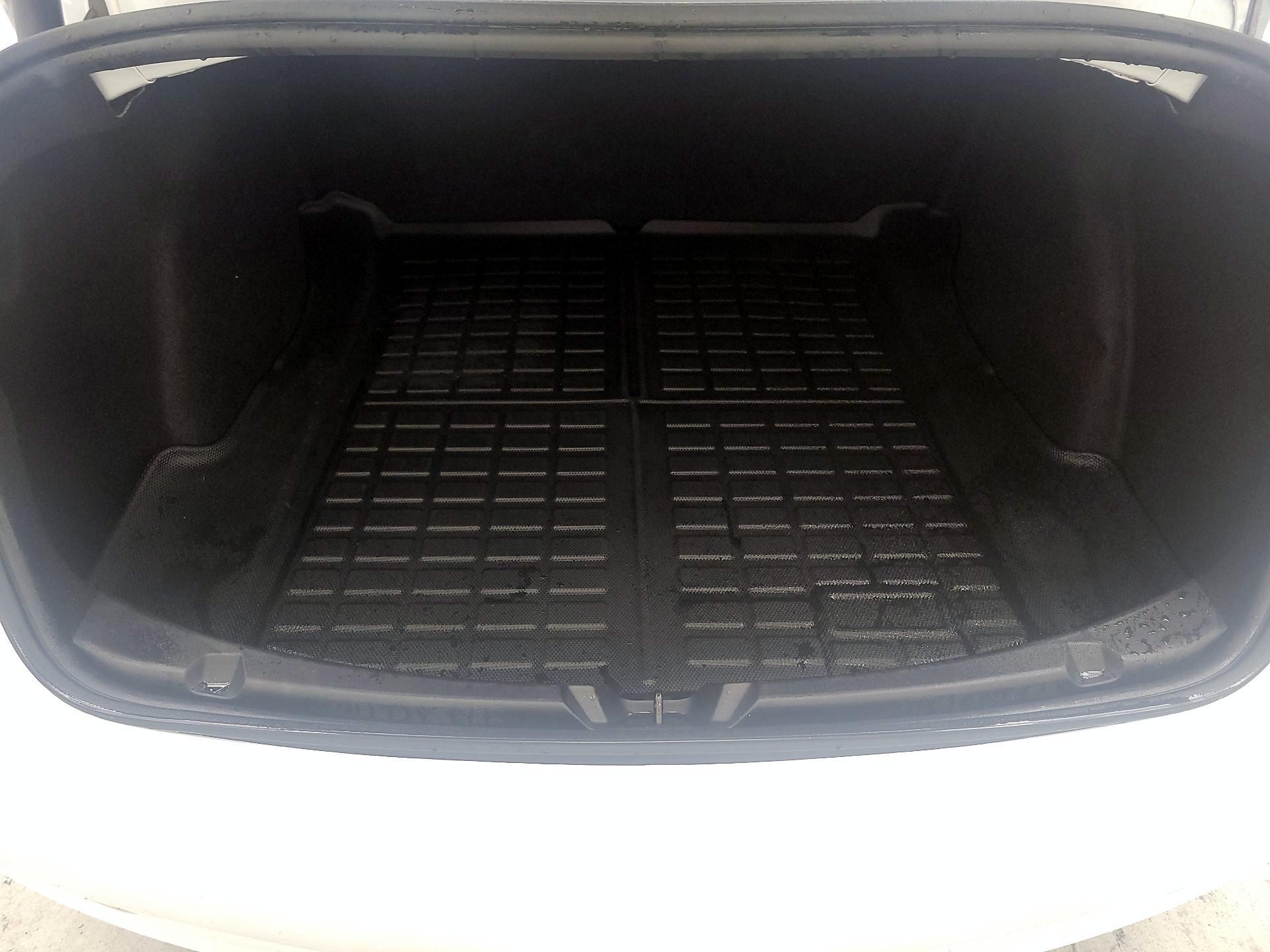 Thumbnail: 2023 Tesla Model 3 - 19