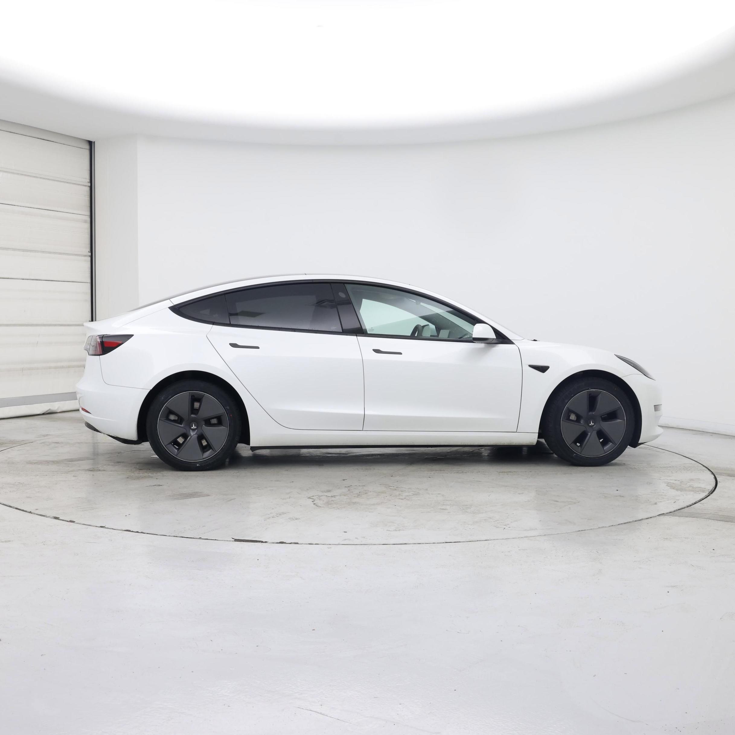 Thumbnail: 2023 Tesla Model 3 - 7