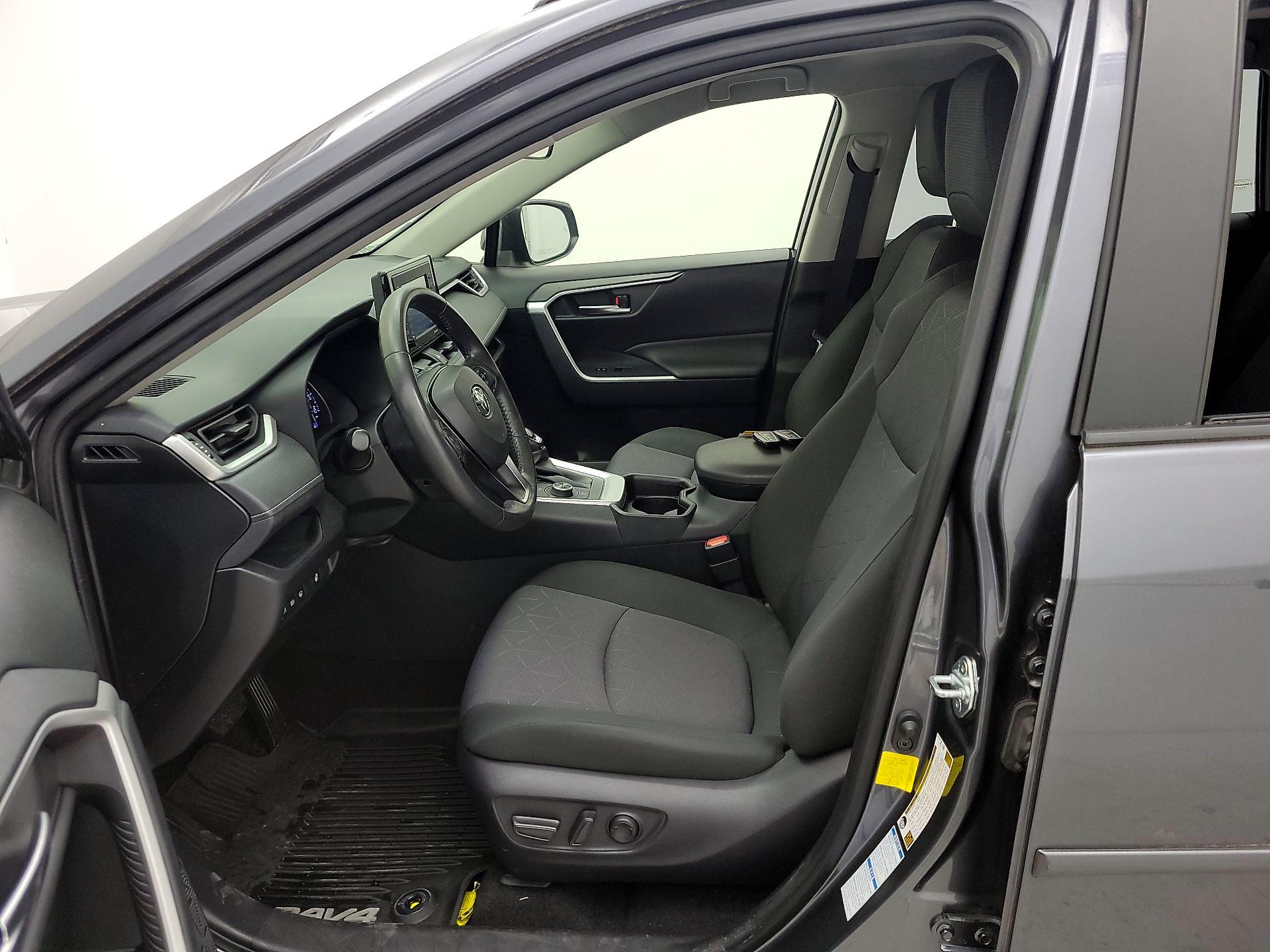Thumbnail: 2020 Toyota RAV4 - 11