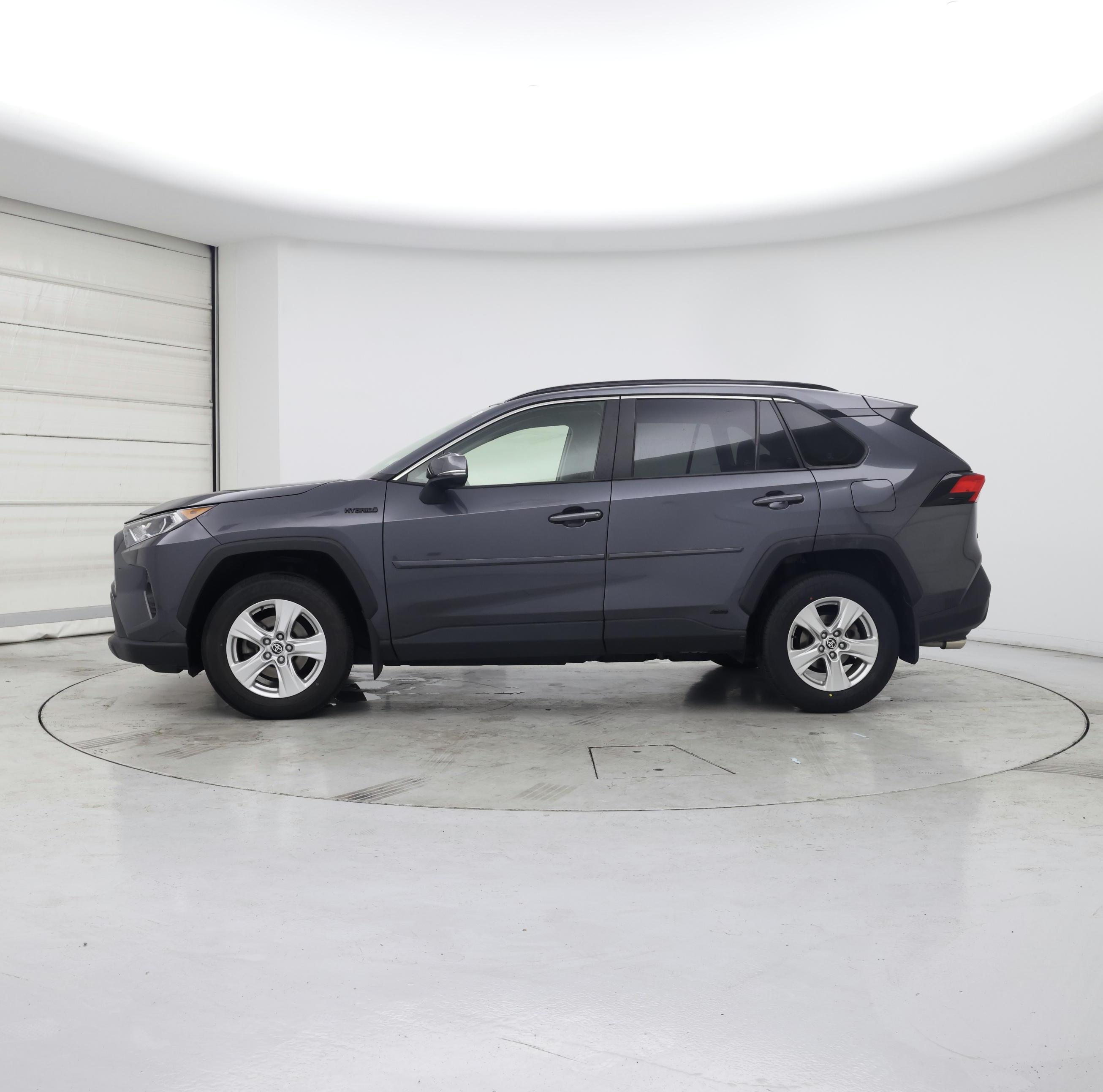 Thumbnail: 2020 Toyota RAV4 - 3