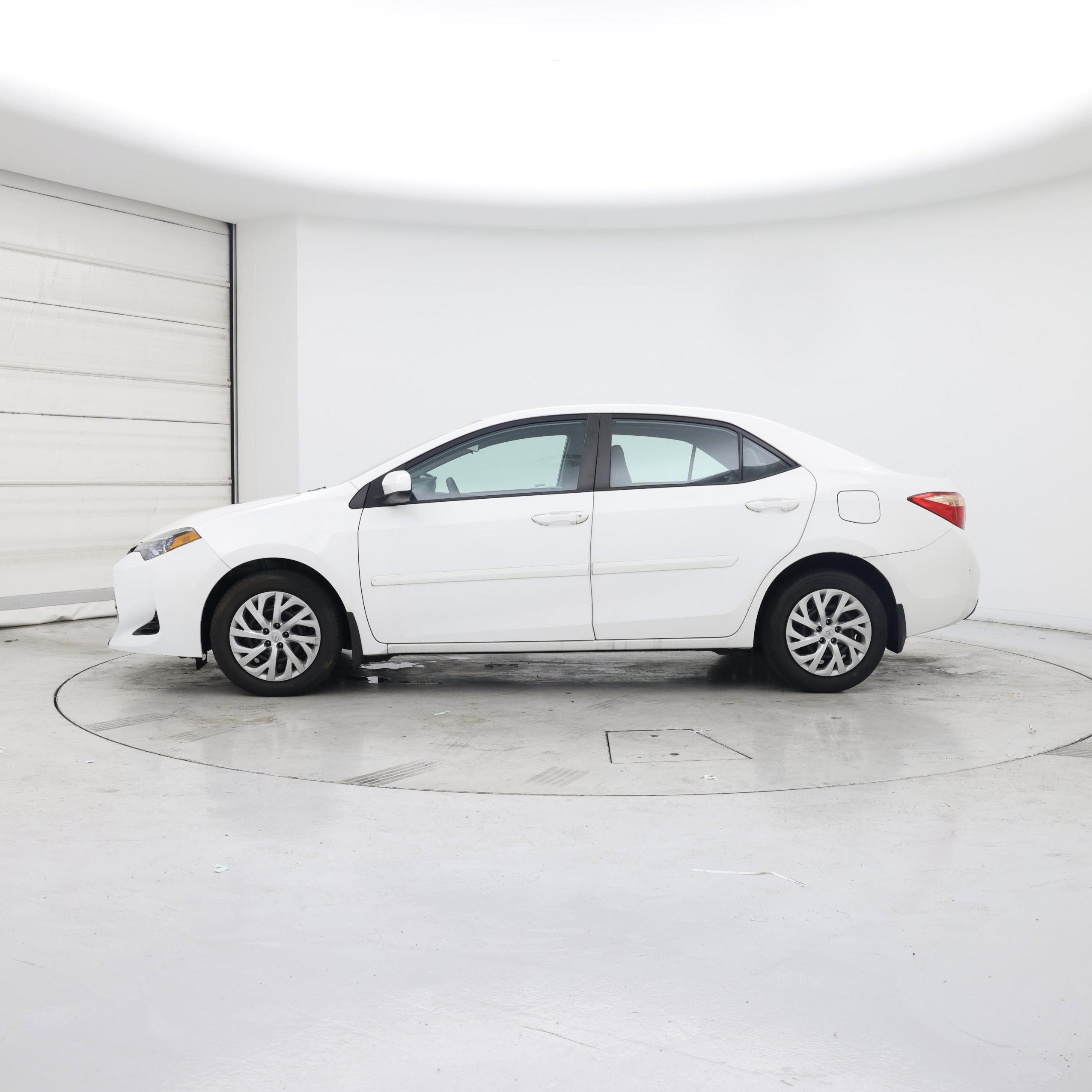 Thumbnail: 2019 Toyota Corolla - 3