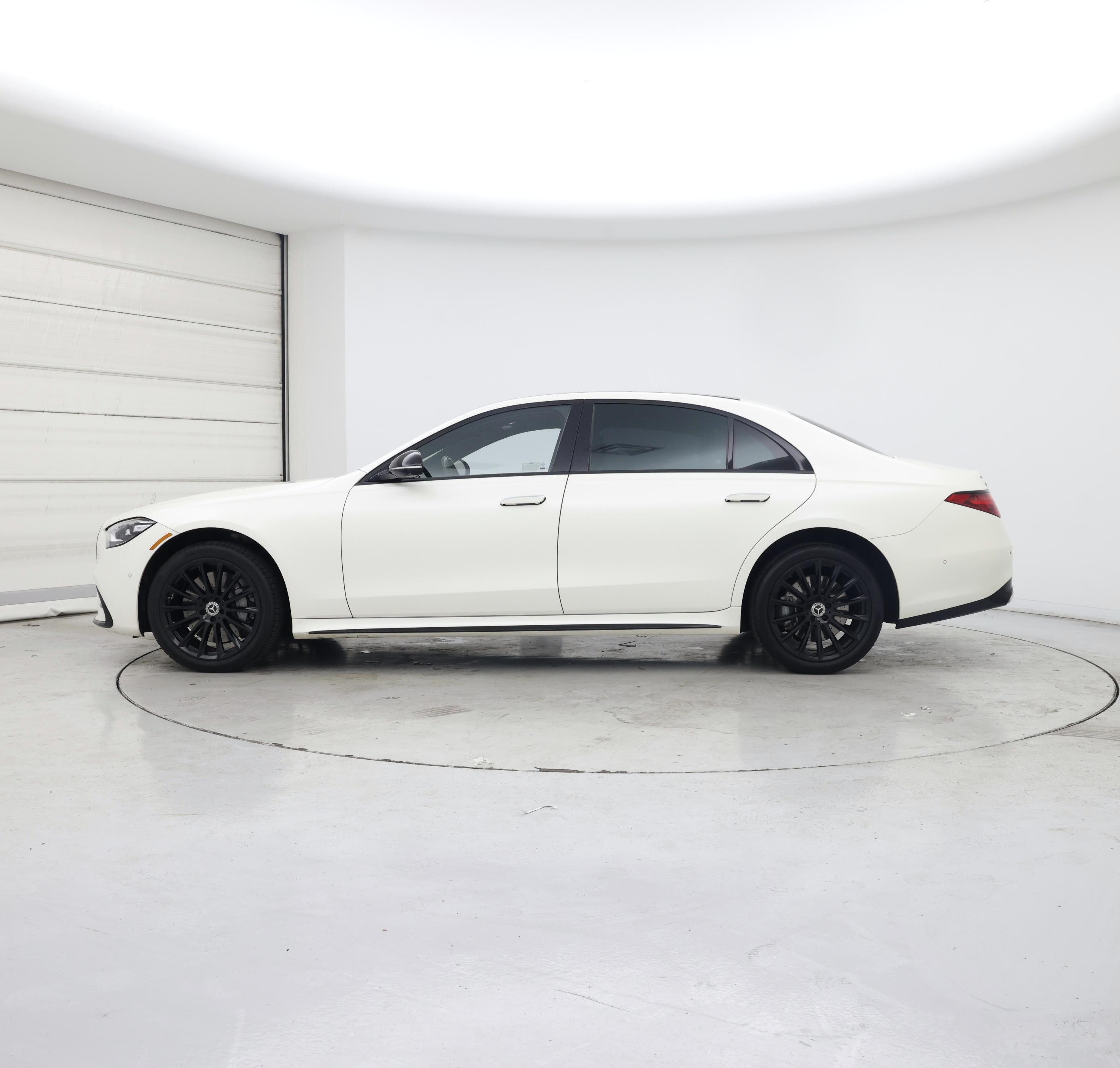 Thumbnail: 2022 Mercedes-Benz S-Class - 3