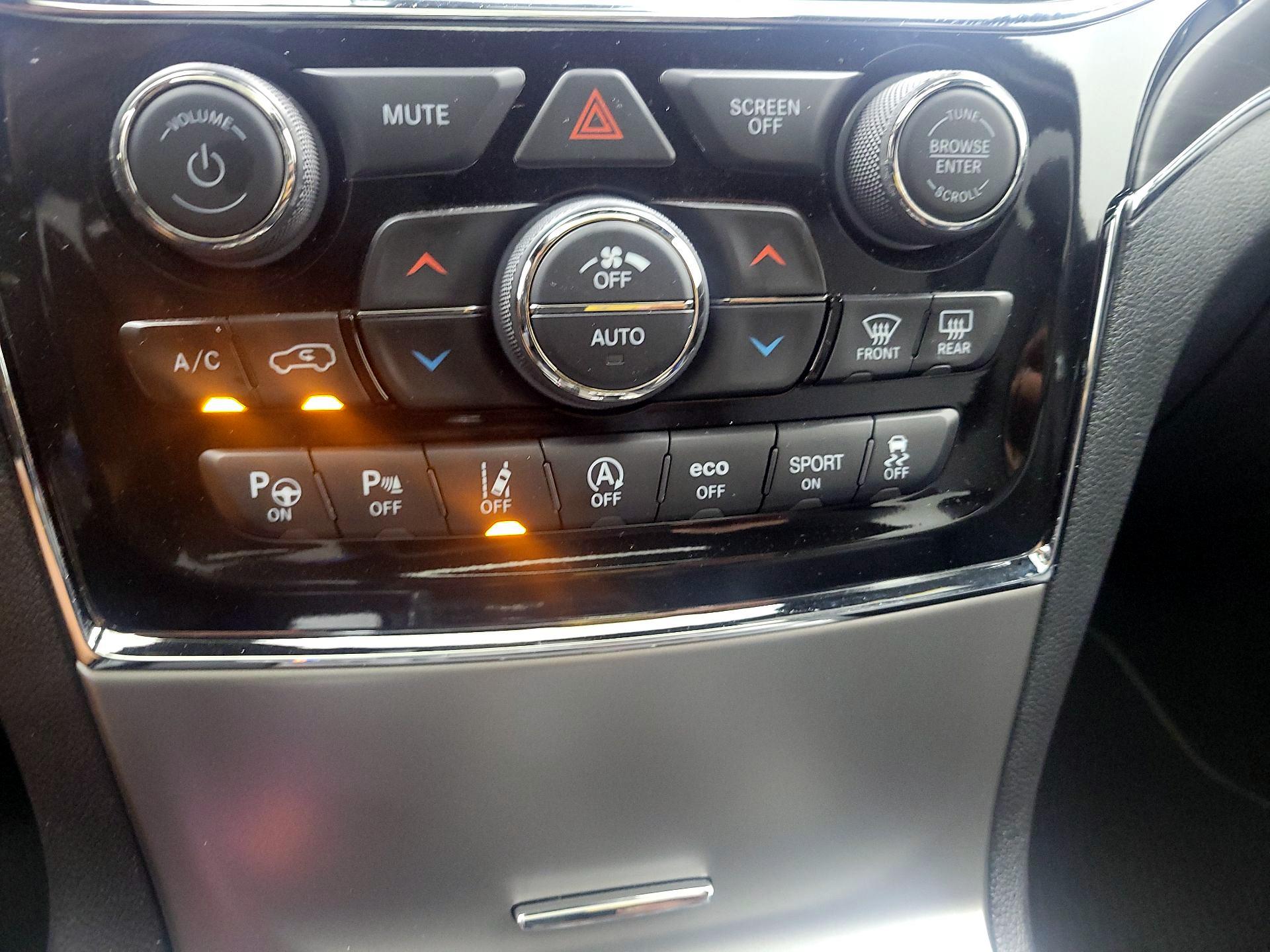 Thumbnail: 2021 Jeep Grand Cherokee - 17
