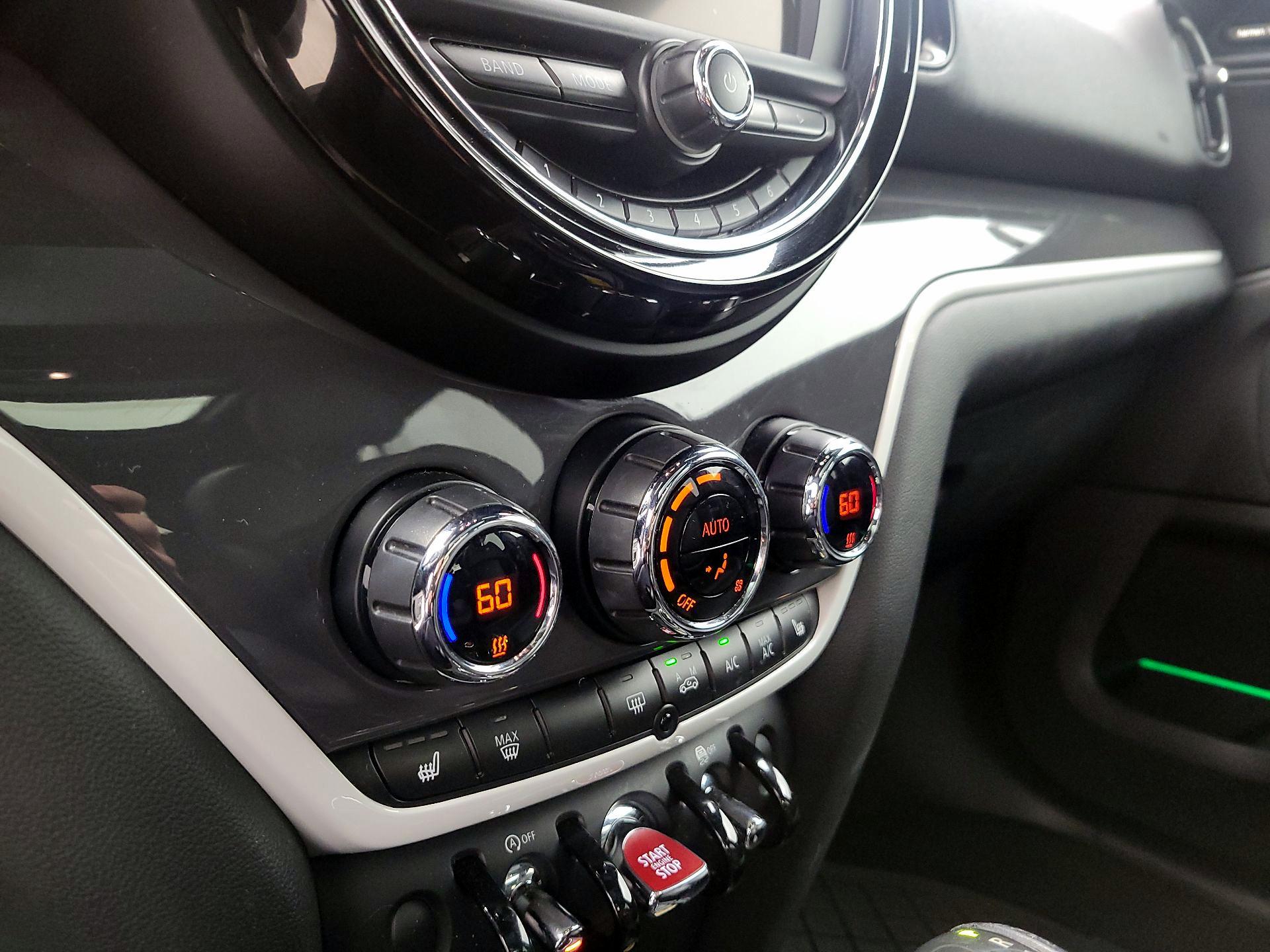 Thumbnail: 2017 MINI Cooper Countryman - 16