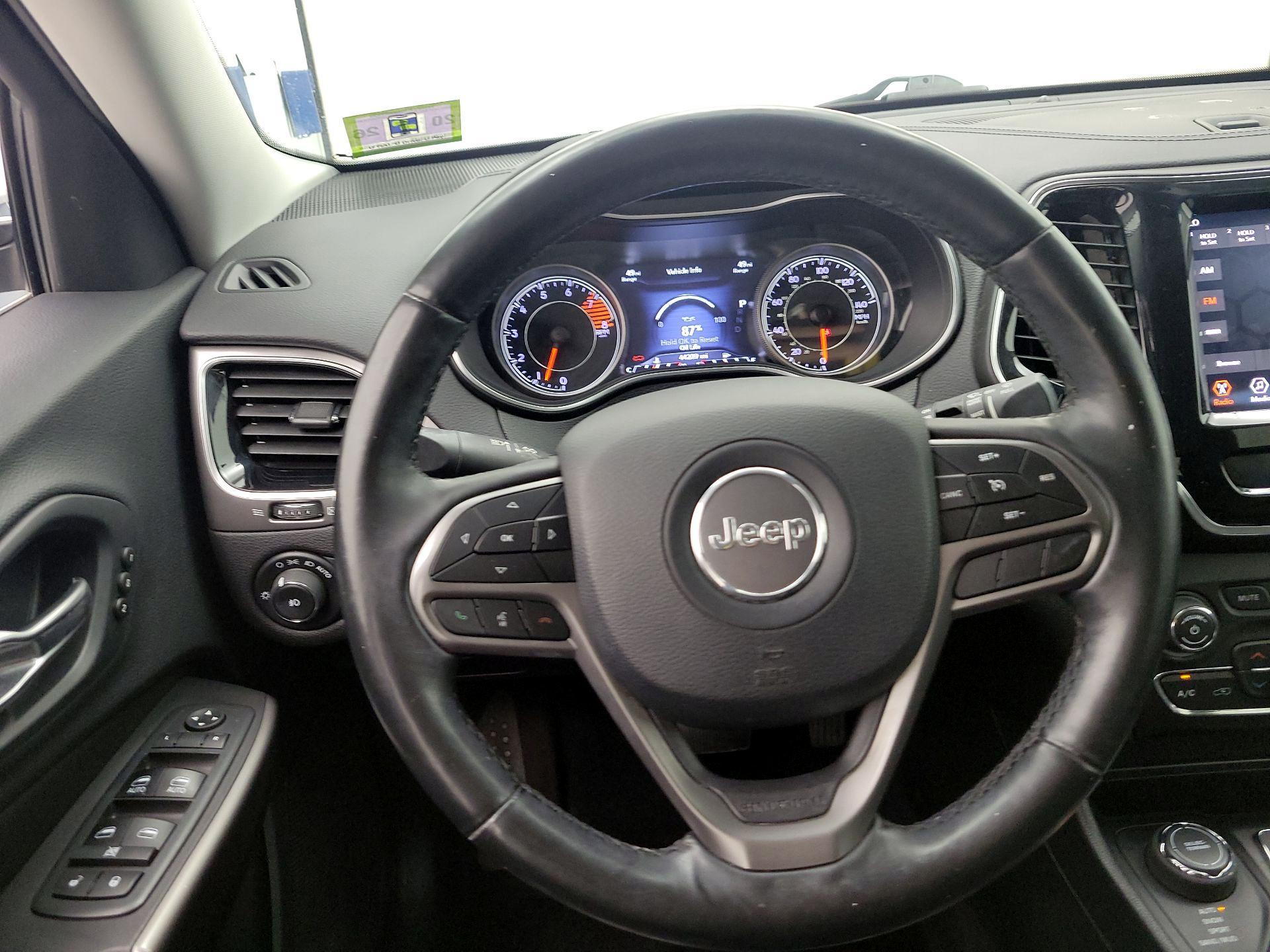 Thumbnail: 2019 Jeep Cherokee - 10
