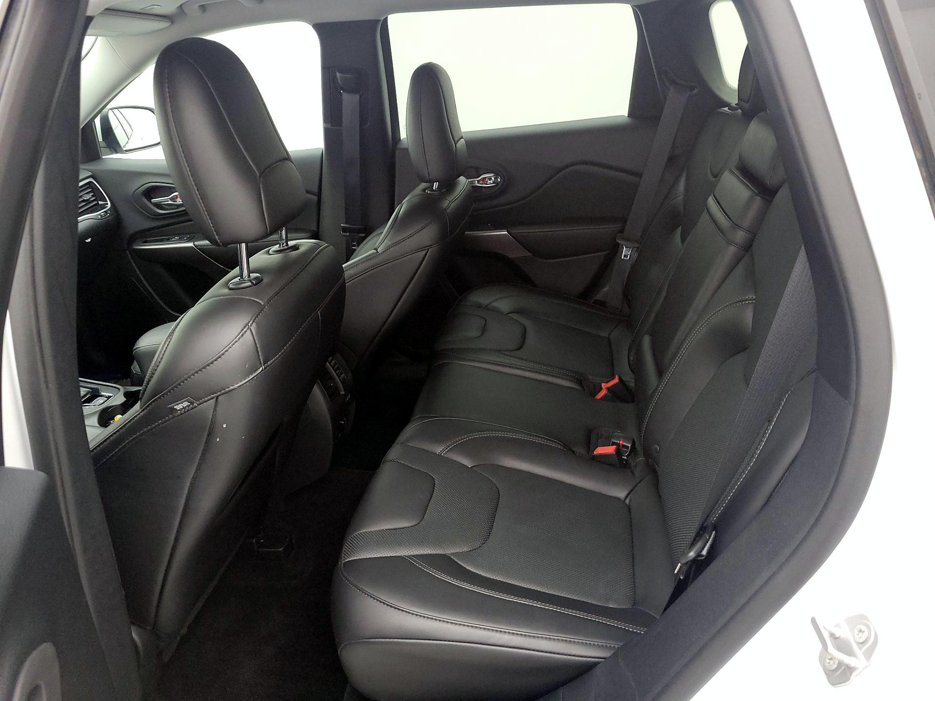 Thumbnail: 2019 Jeep Cherokee - 19