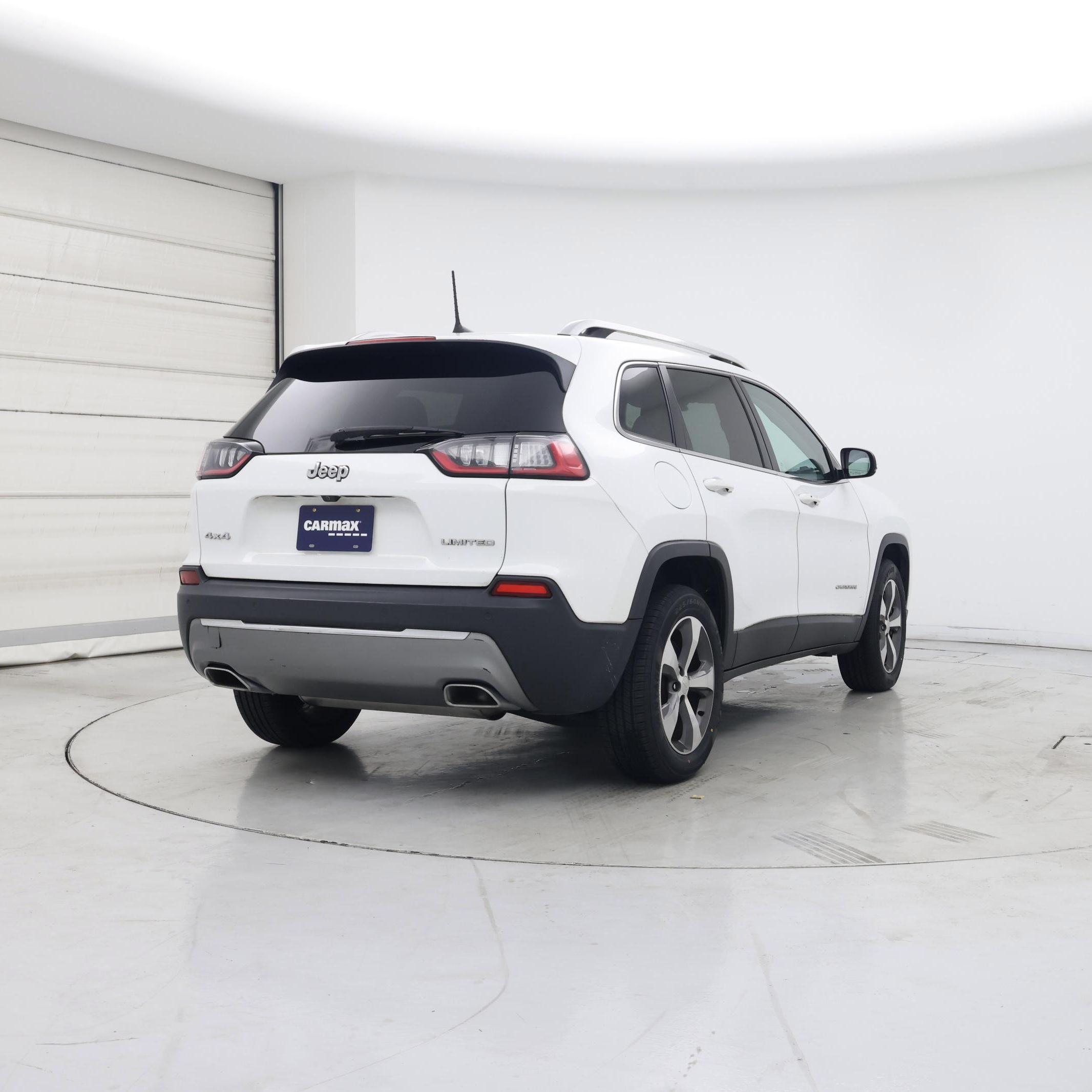 Thumbnail: 2019 Jeep Cherokee - 8