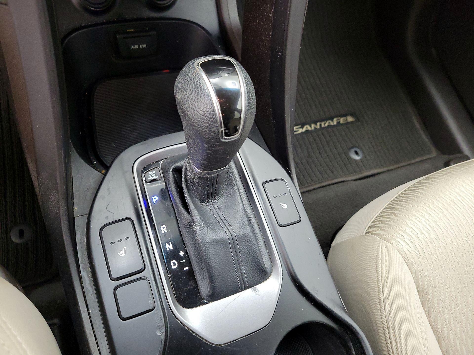 Thumbnail: 2015 Hyundai Santa Fe - 17