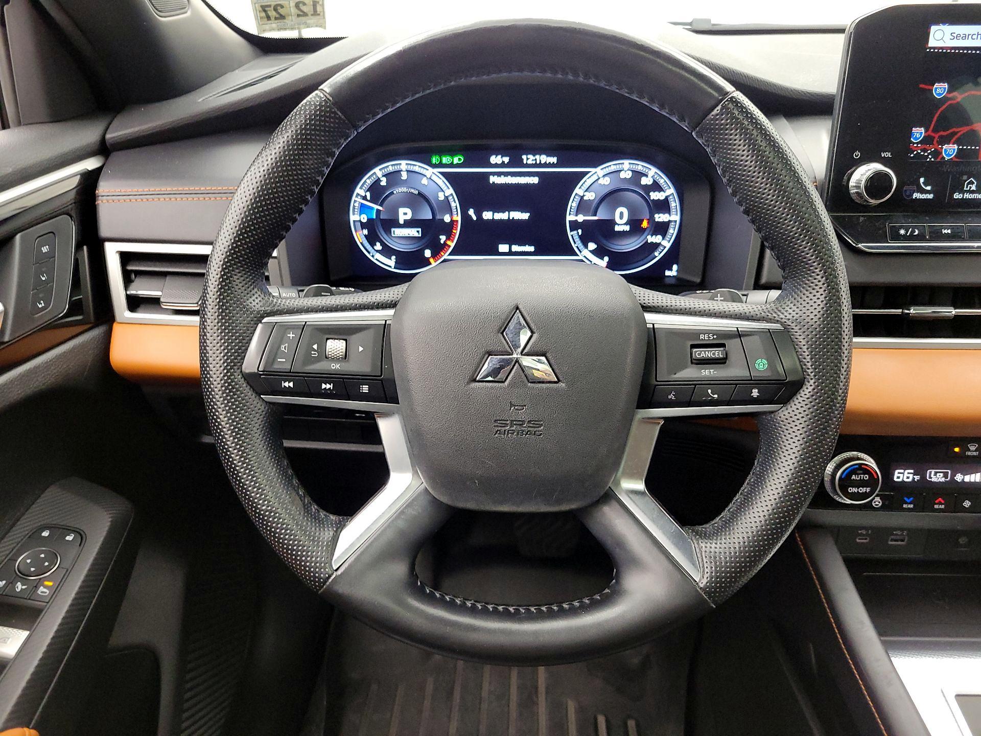 Thumbnail: 2022 Mitsubishi Outlander - 10