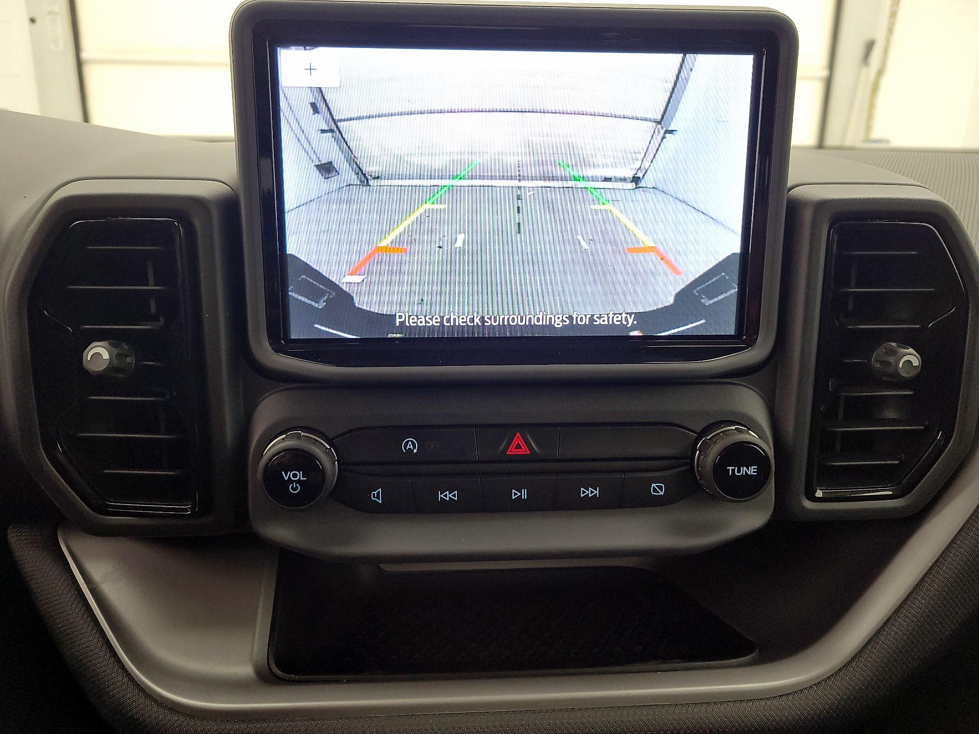 Thumbnail: 2022 Ford Bronco Sport - 14