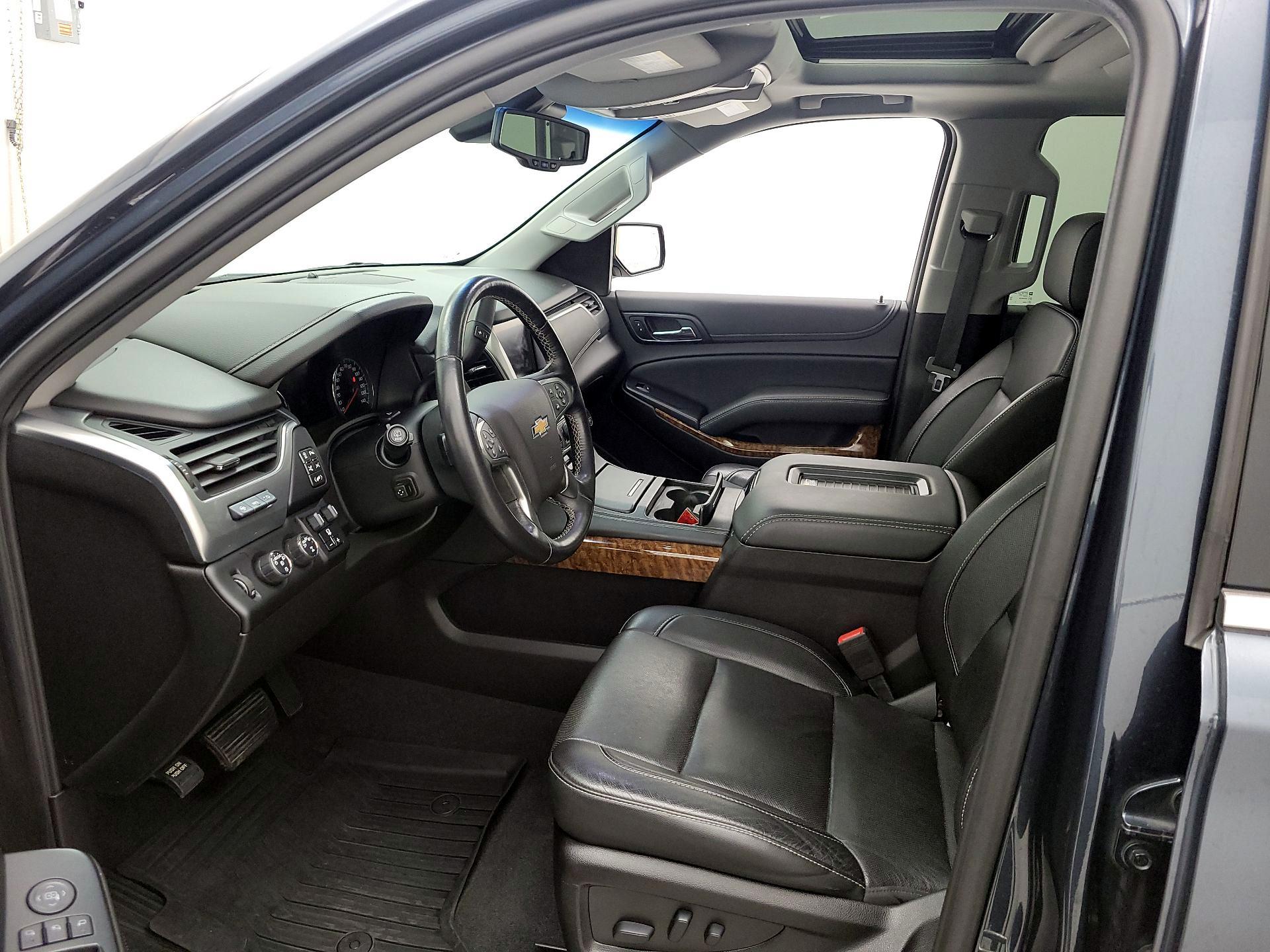 Thumbnail: 2019 Chevrolet Suburban - 11