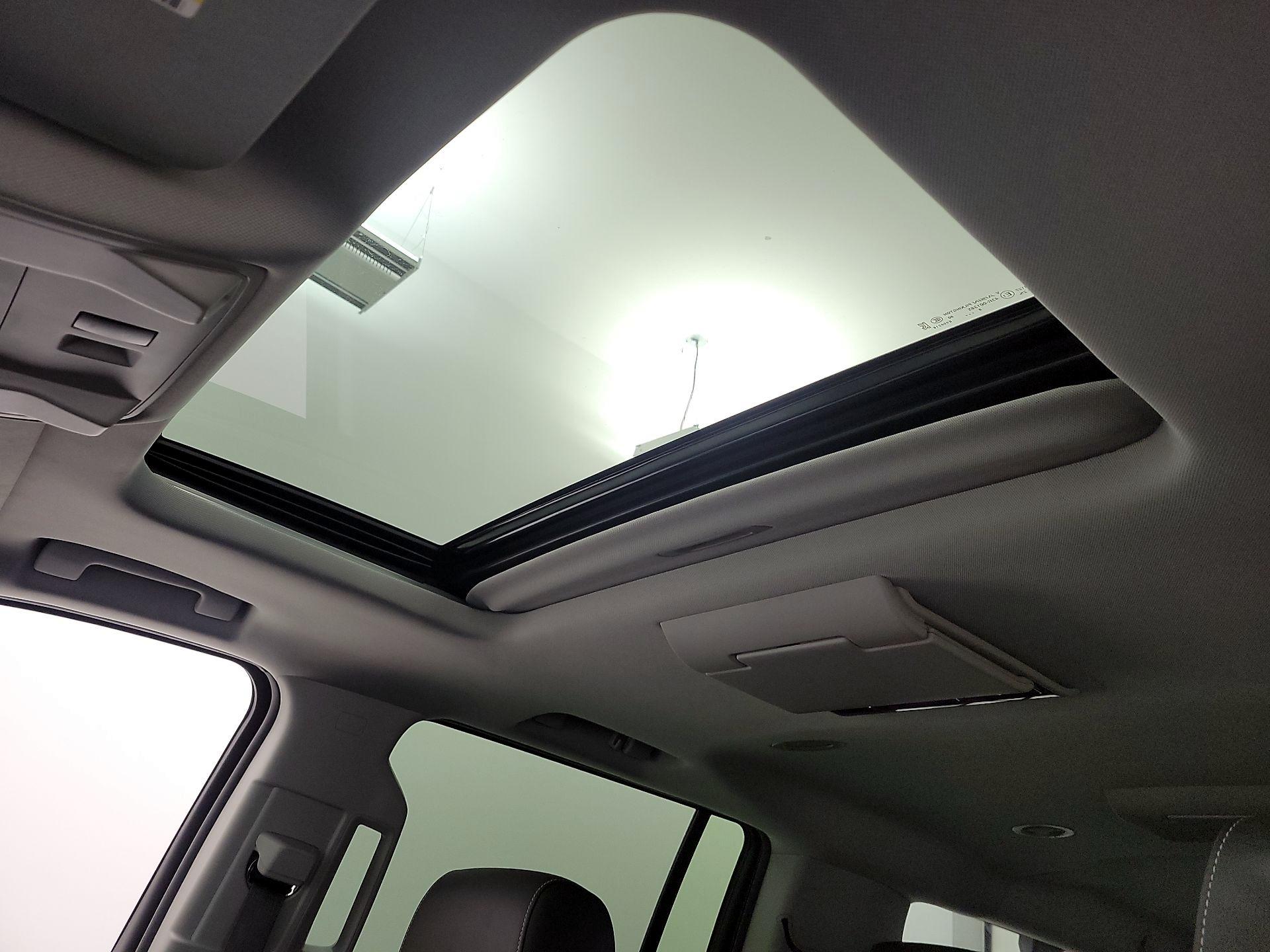 Thumbnail: 2019 Chevrolet Suburban - 19