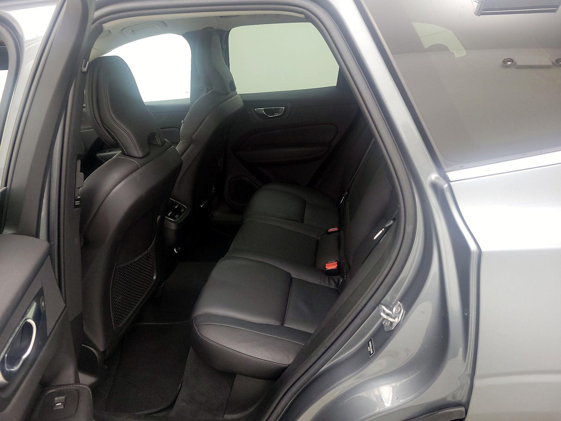 Thumbnail: 2020 Volvo XC60 - 20