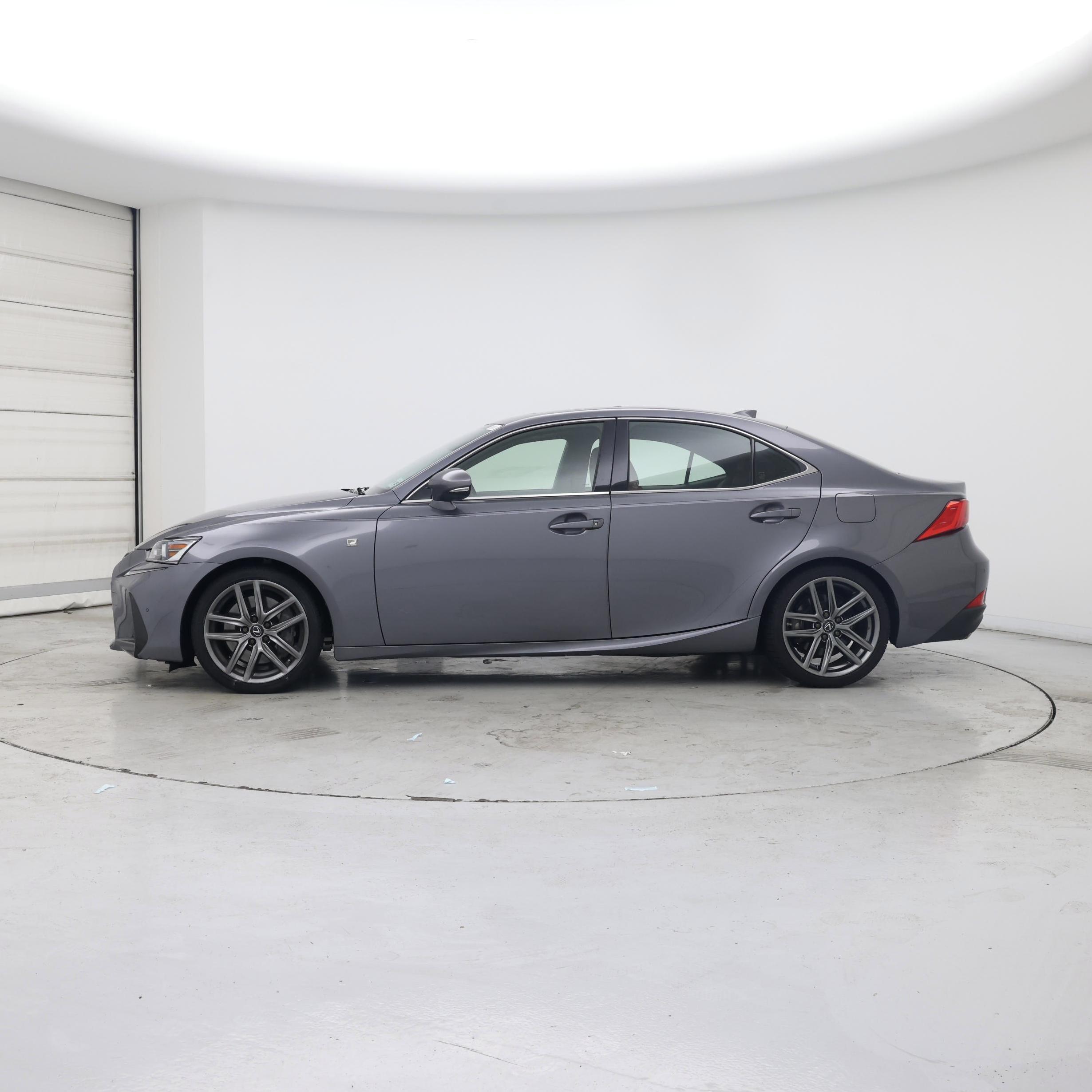 Thumbnail: 2020 Lexus IS - 3